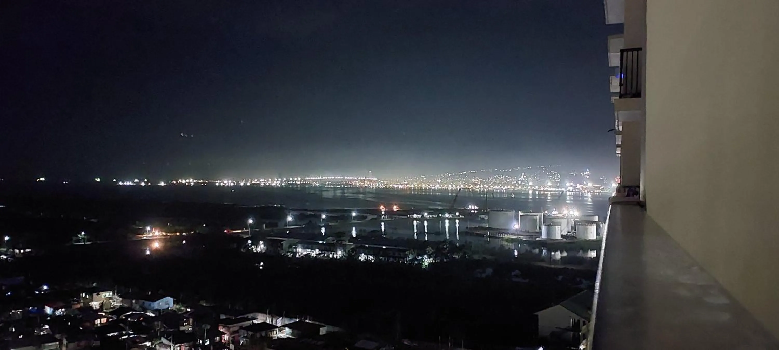 Quayside Condo near Airport