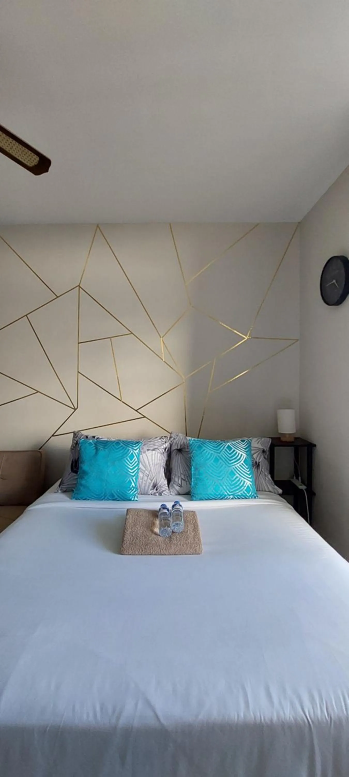 Bed in Quayside Condo near Airport