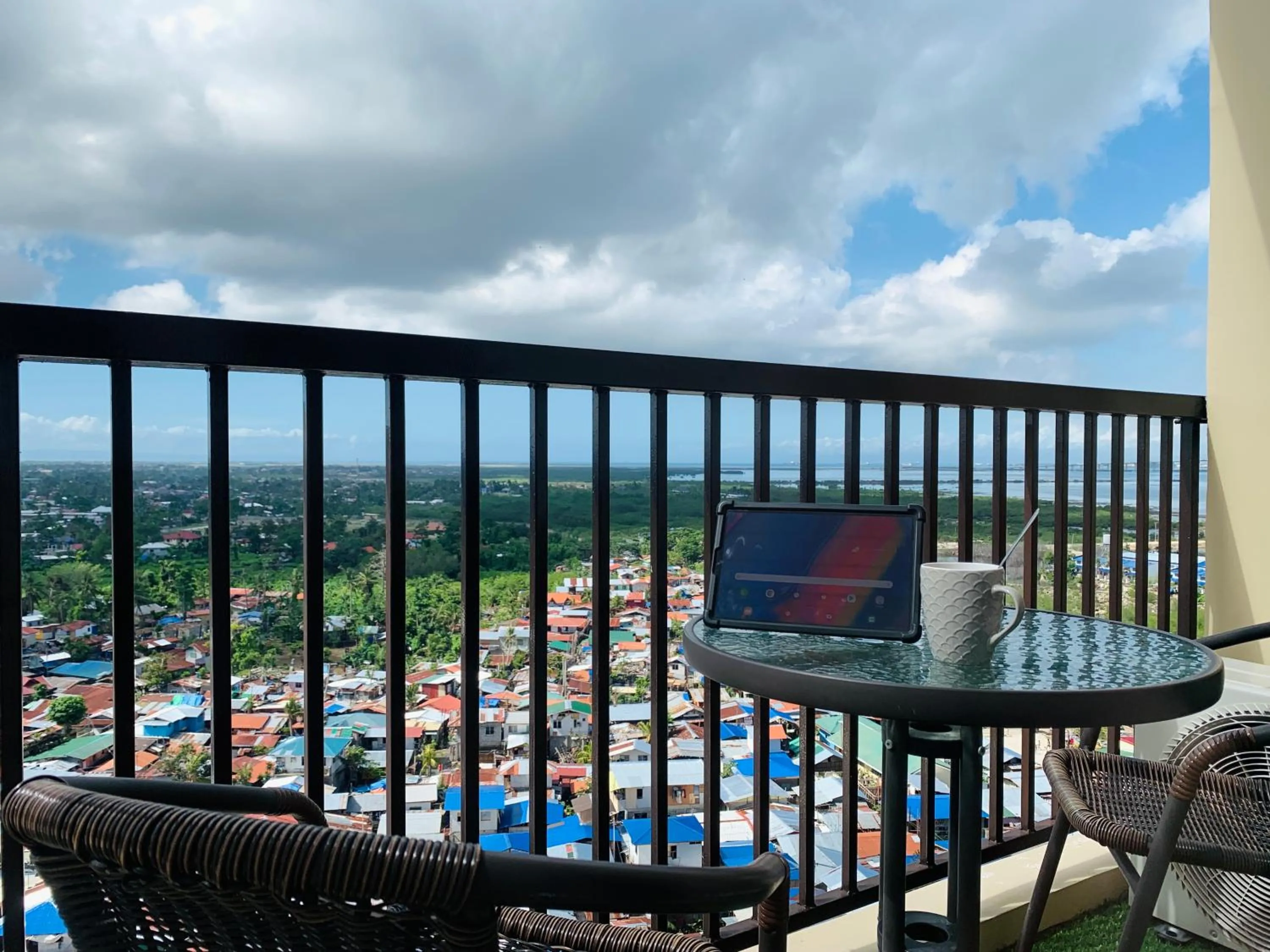 Quayside Condo near Airport