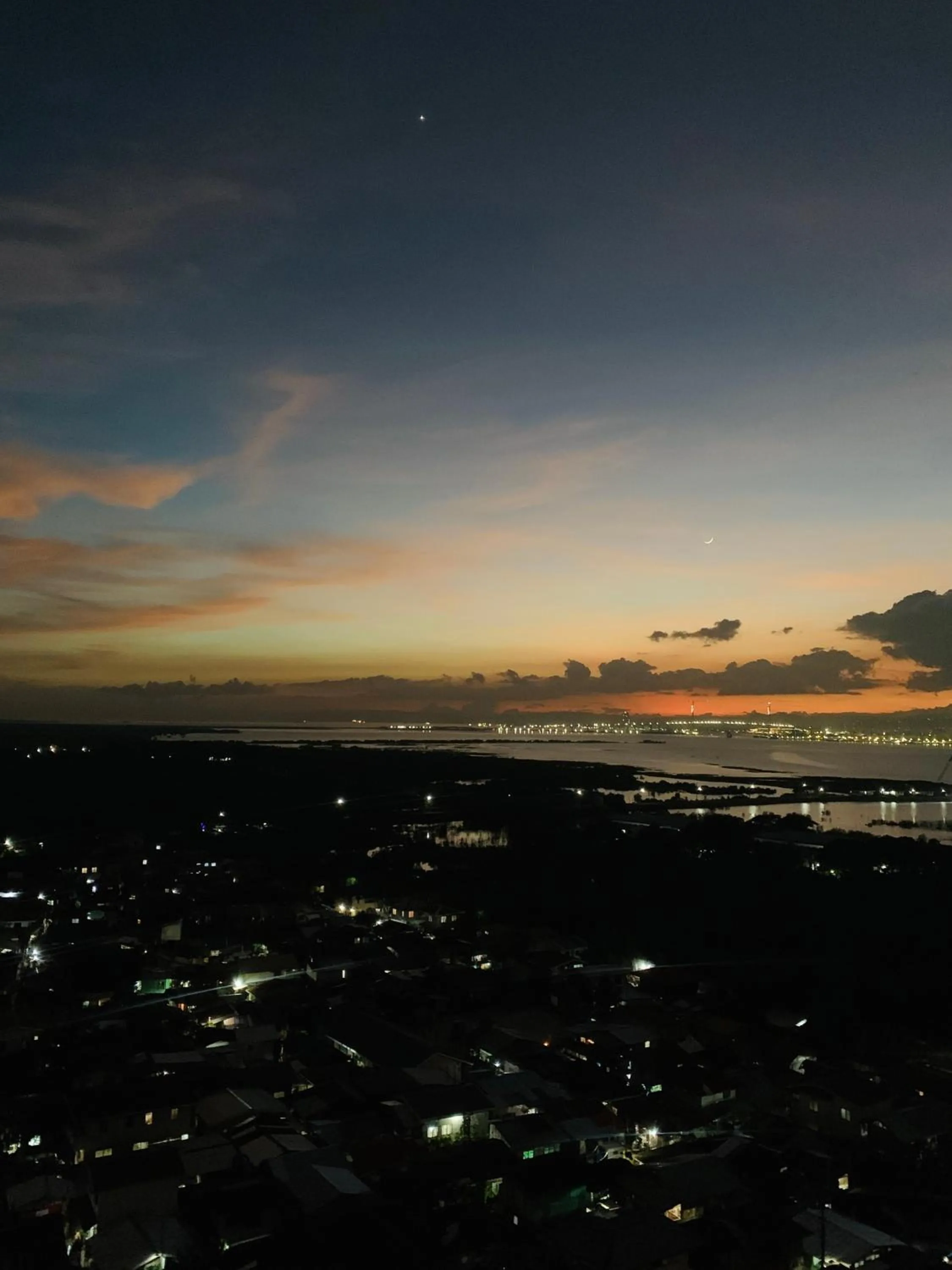 Quayside Condo near Airport