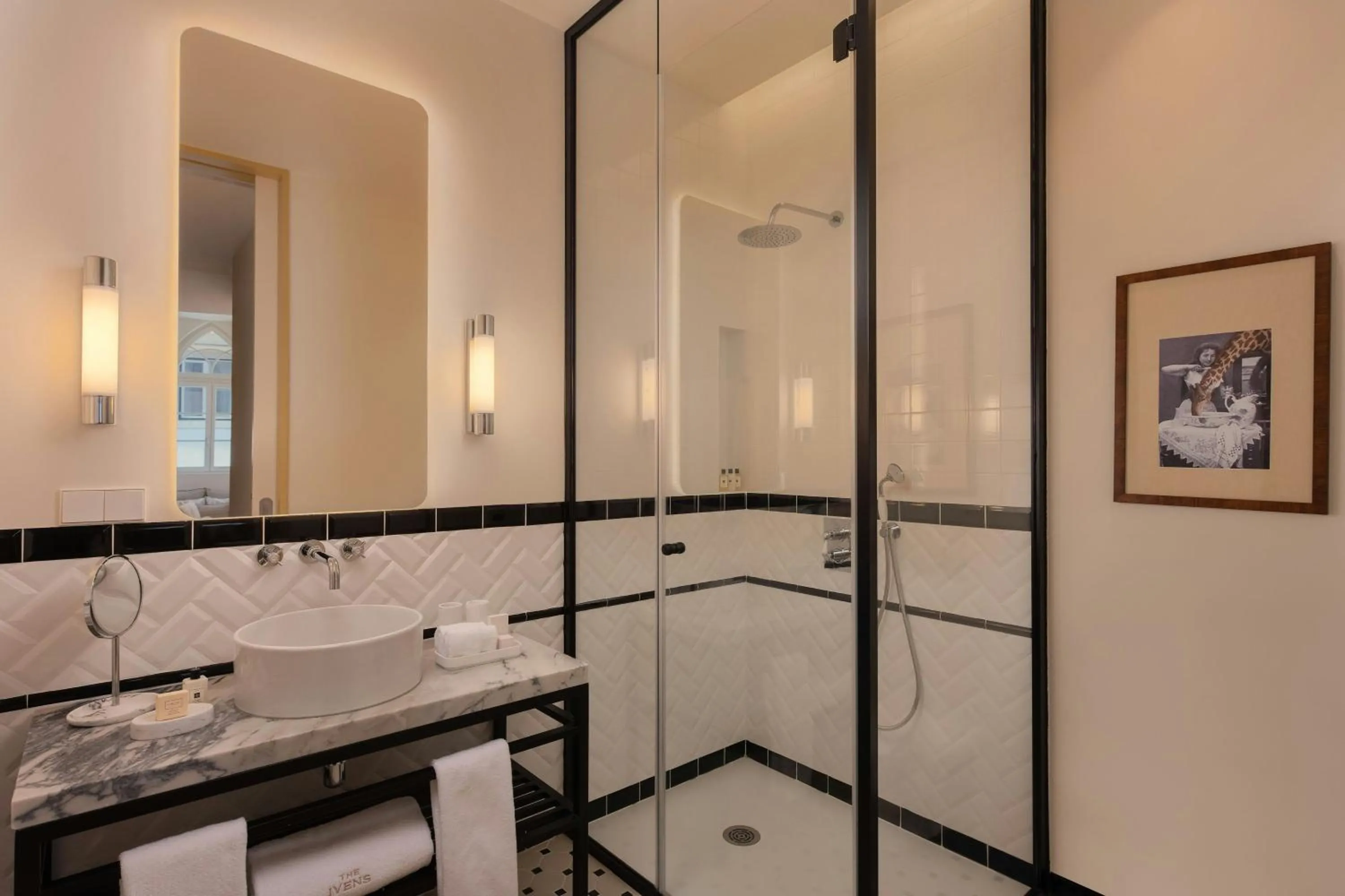 Bathroom in The Ivens, Autograph Collection