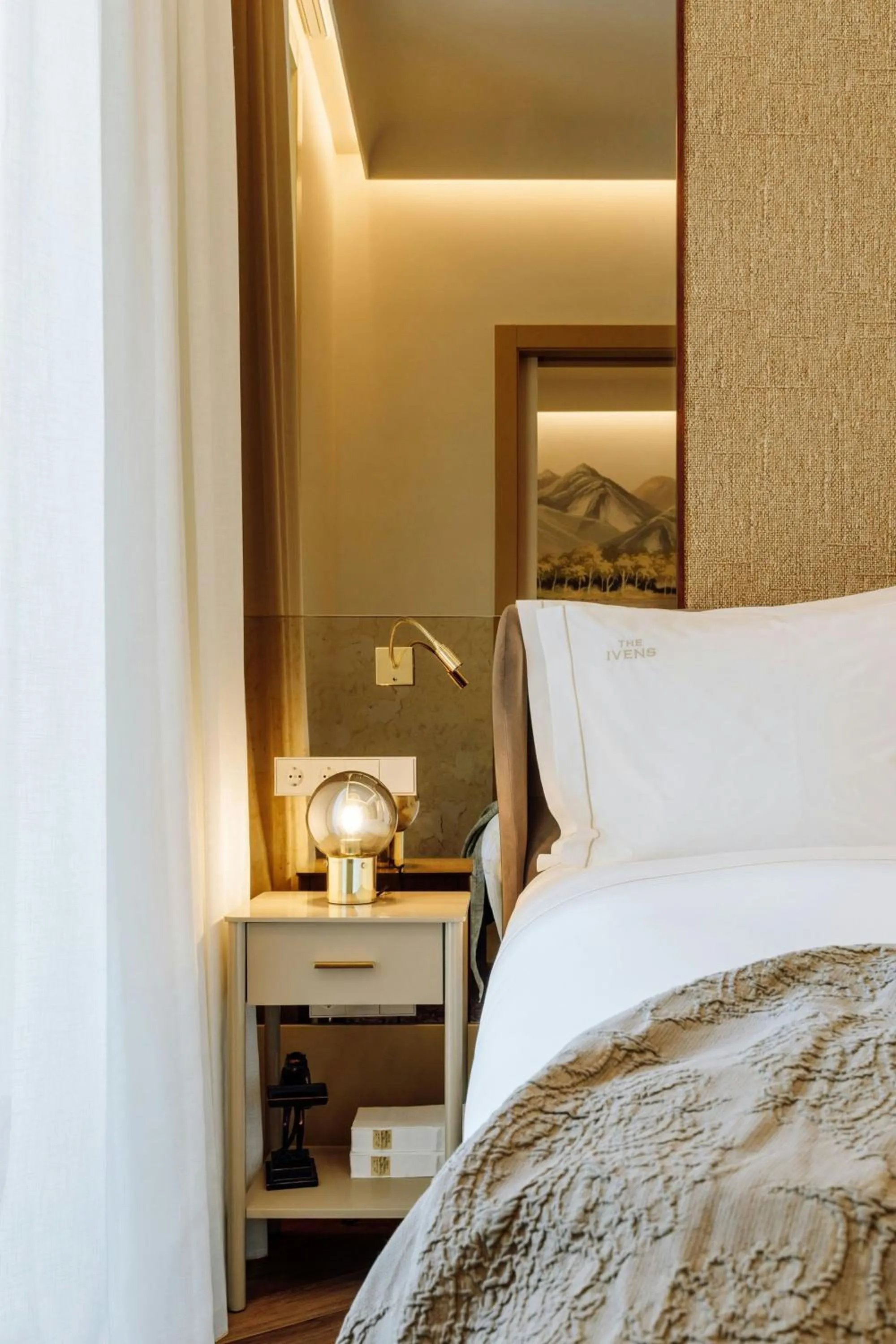 Photo of the whole room, Bed in The Ivens, Autograph Collection