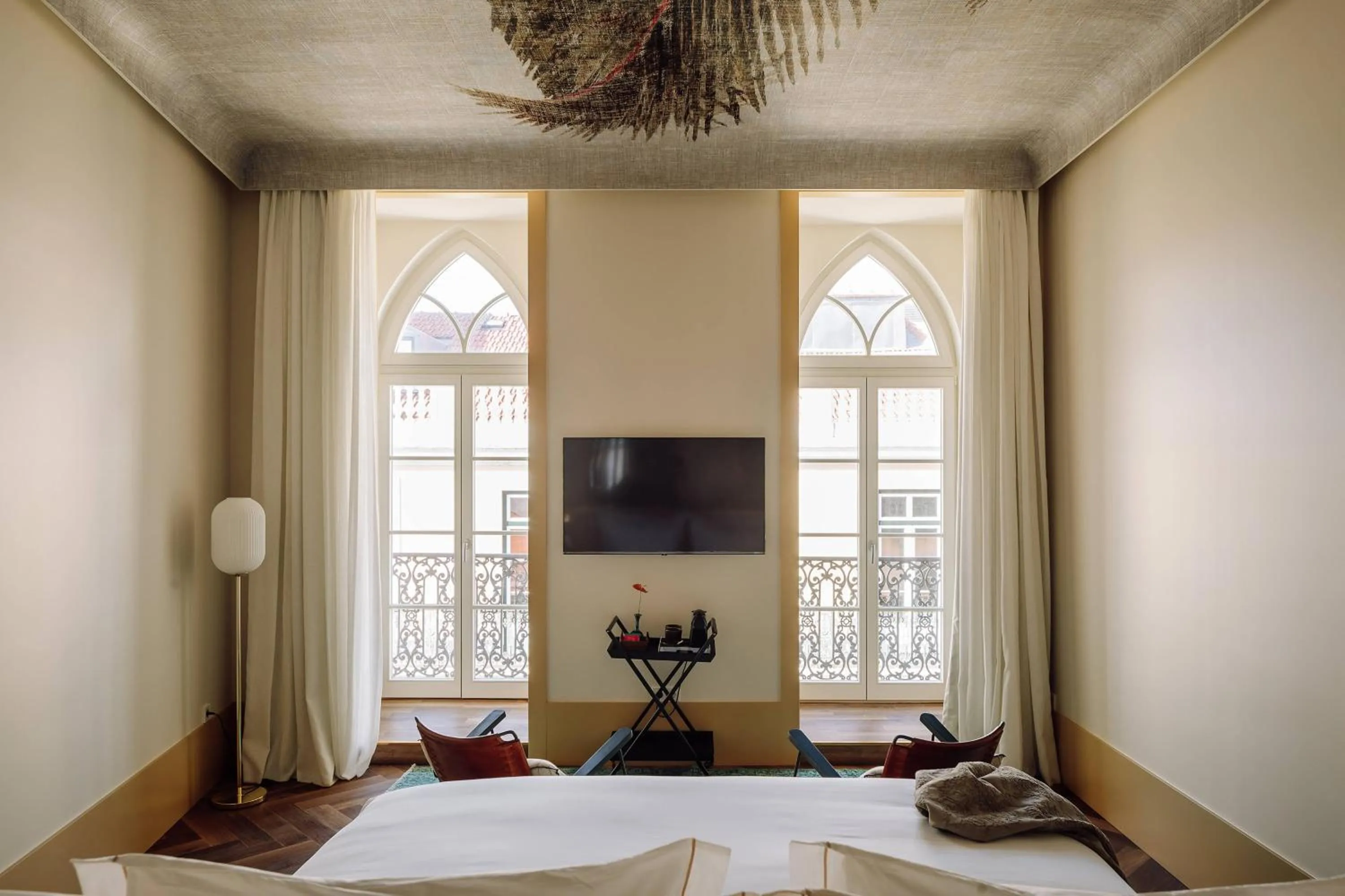 Photo of the whole room, Bed in The Ivens, Autograph Collection