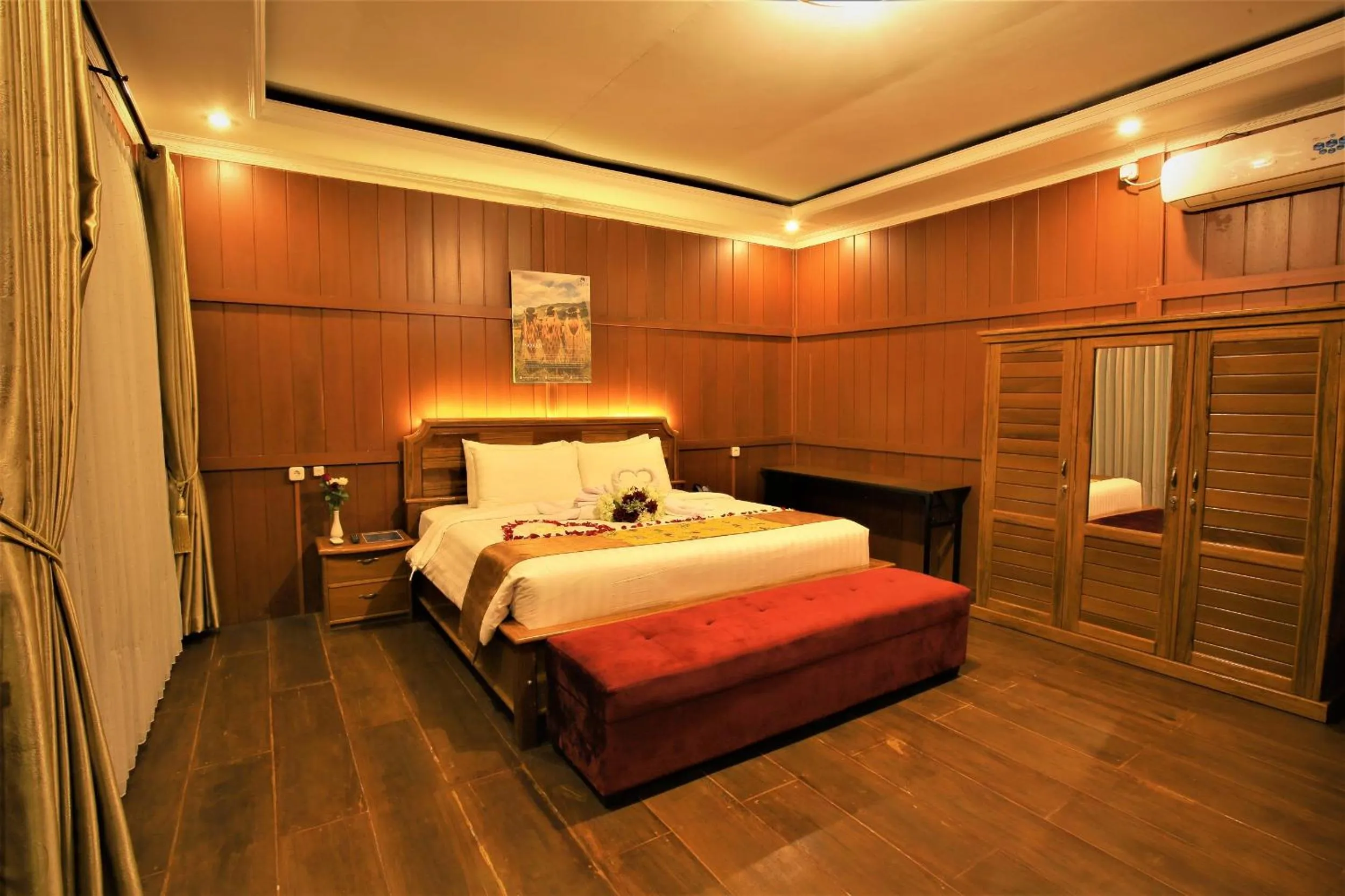 Bedroom, Bed in Kasuari Exotic Resort Magelang