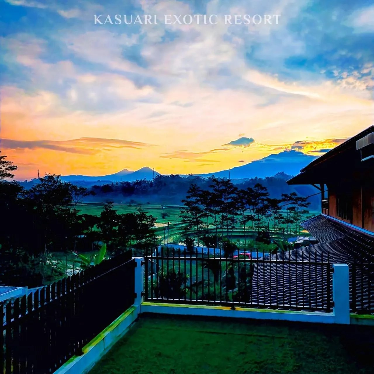 Mountain view in Kasuari Exotic Resort Magelang
