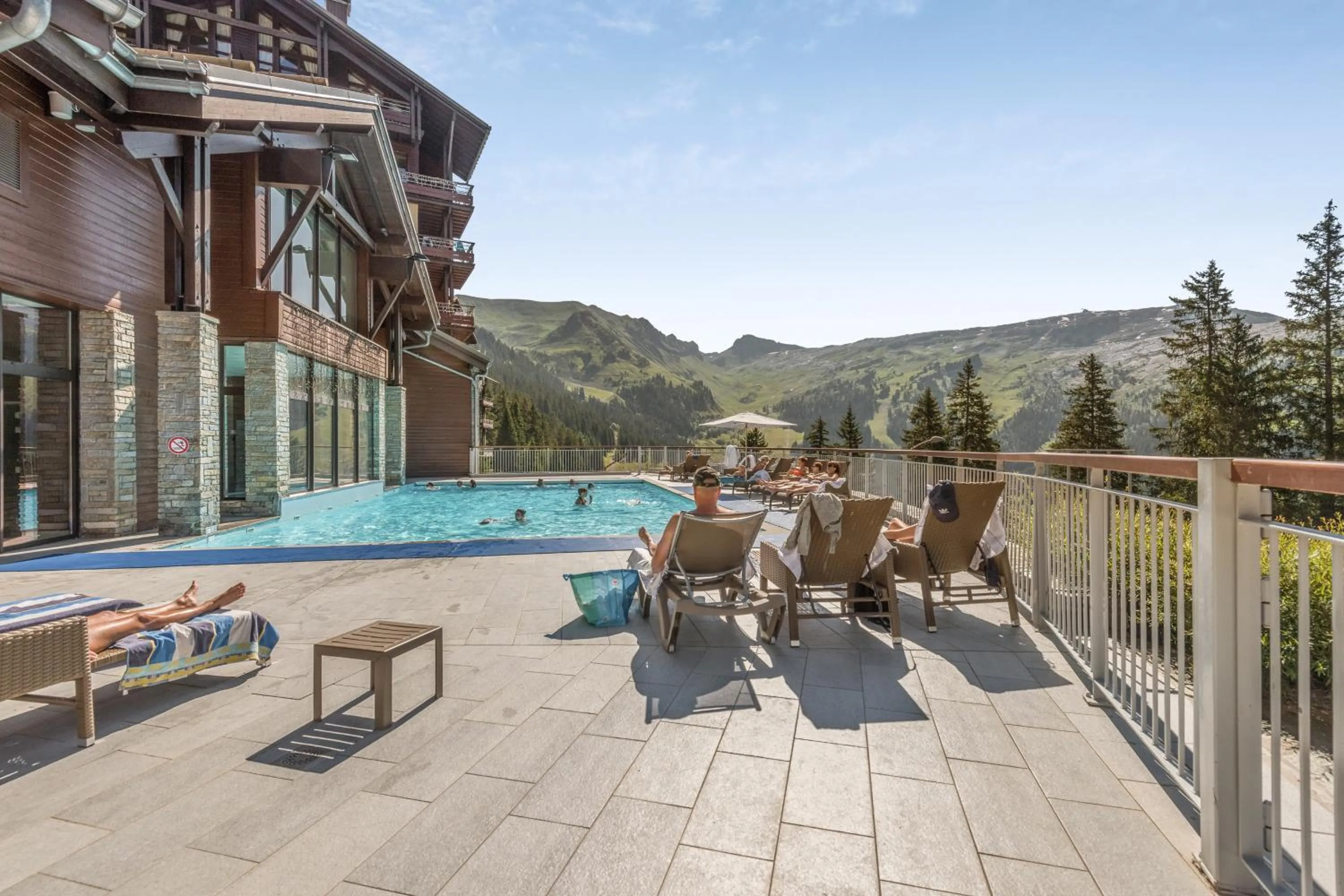 Property building in Résidence Pierre & Vacances Premium Les Terrasses d'Eos