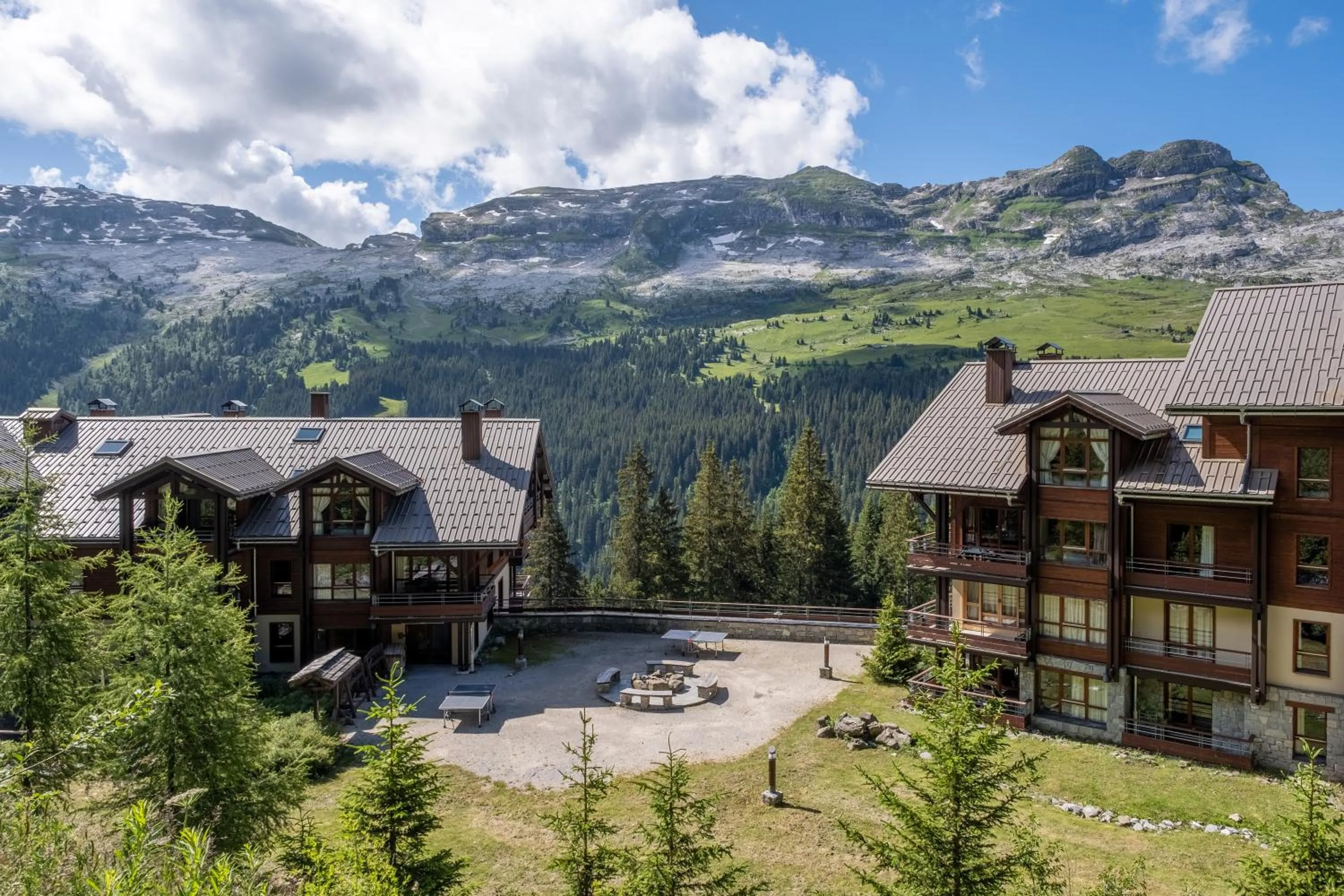Property building in Résidence Pierre & Vacances Premium Les Terrasses d'Eos