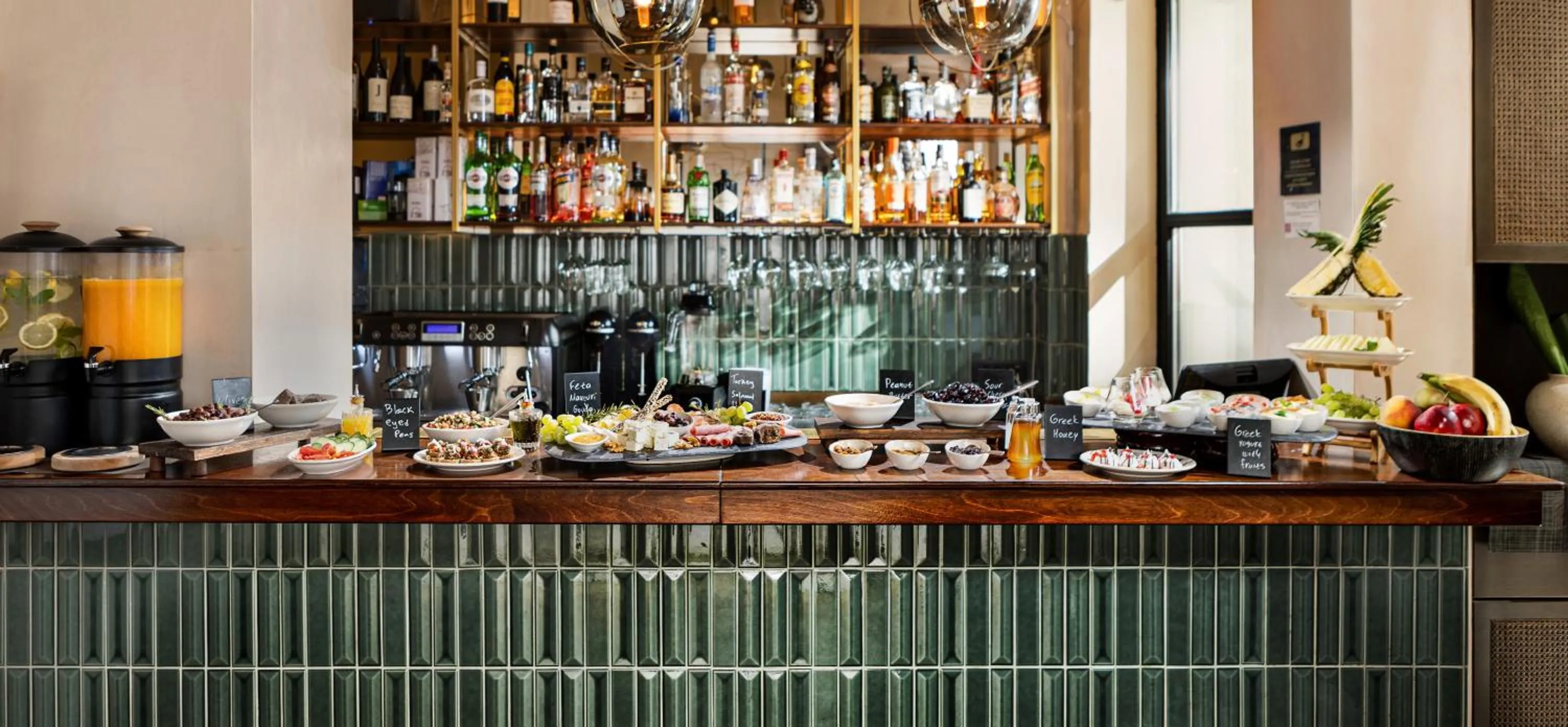 Restaurant/places to eat in The Residence Aiolou Hotel & Spa