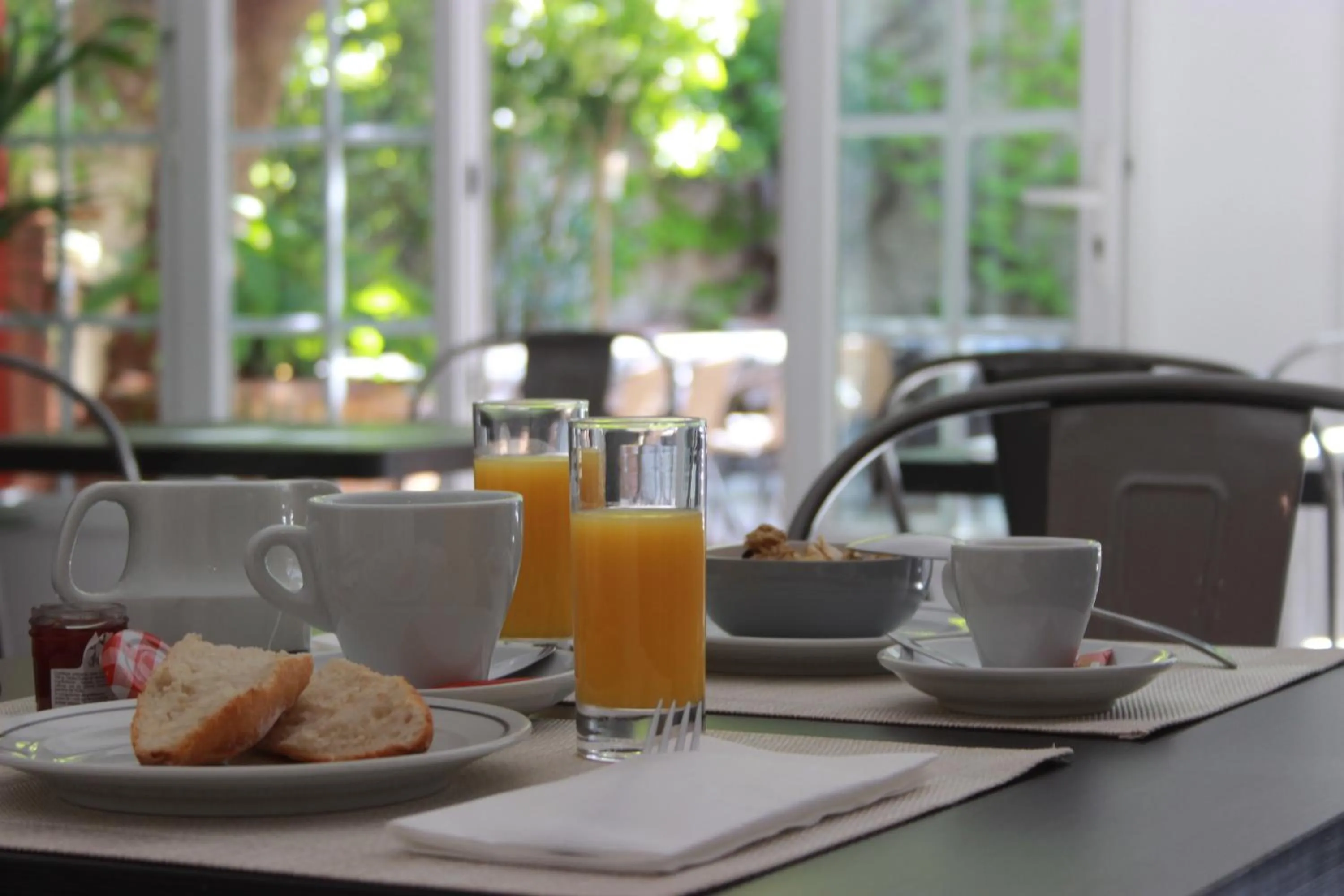 Breakfast in Hotel Saint Louis - Au Coeur des Remparts