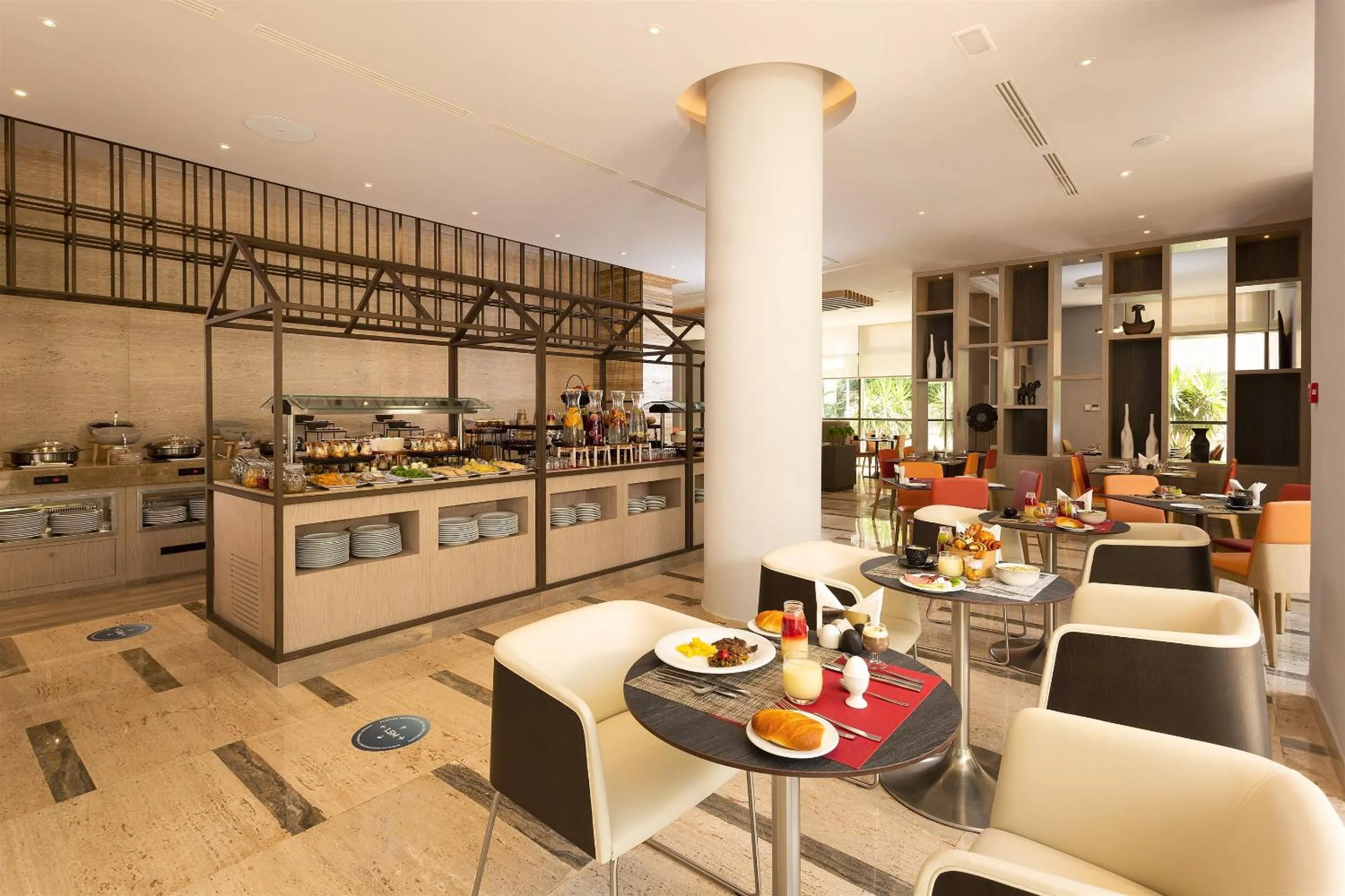Restaurant/places to eat in Novotel Tunis Lac