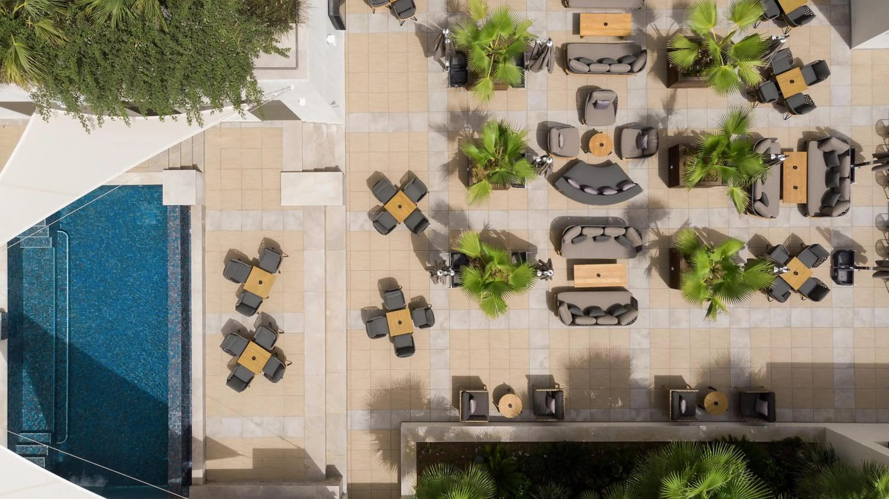 Restaurant/places to eat in Novotel Tunis Lac