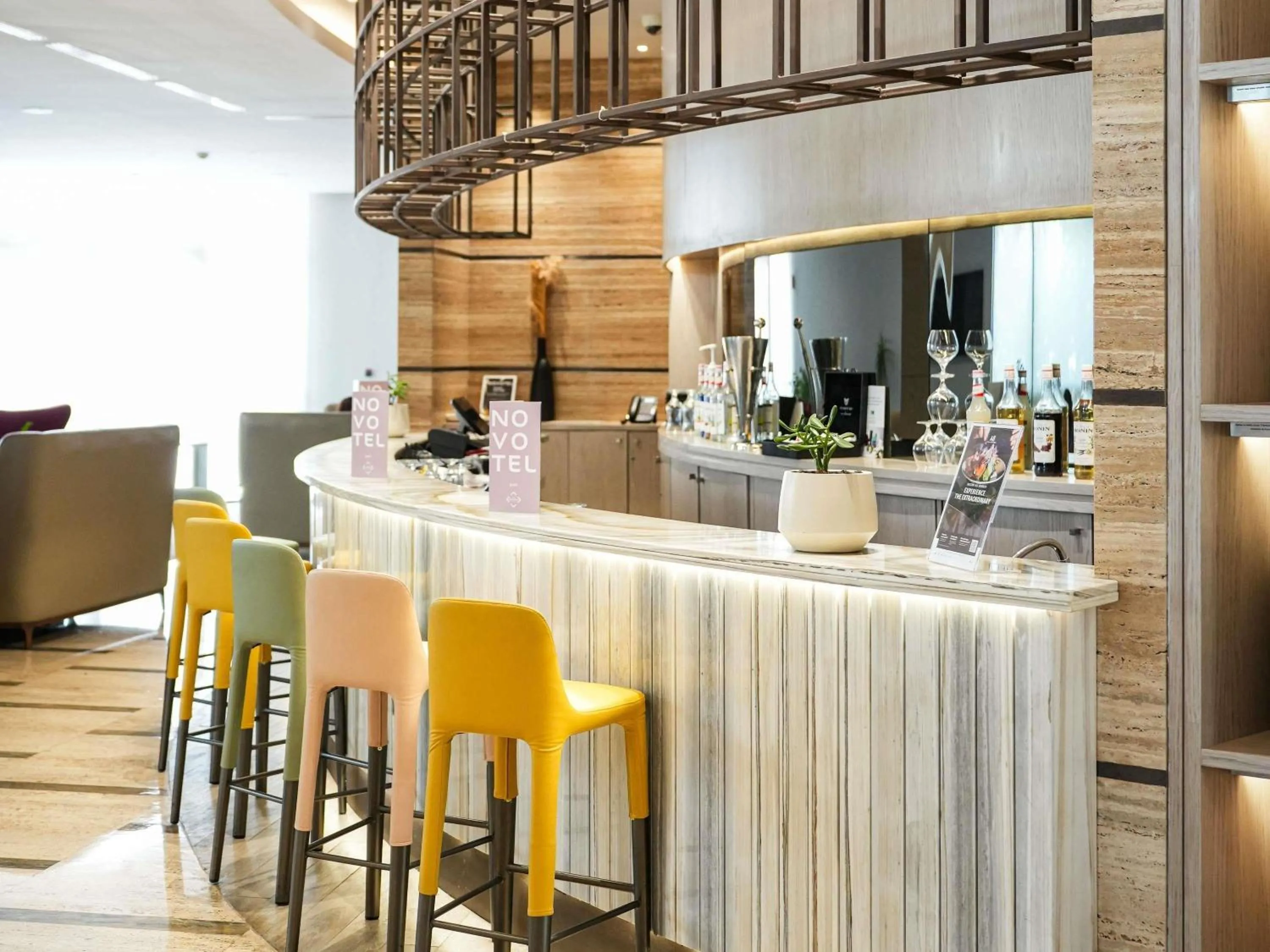 Lounge or bar in Novotel Tunis Lac
