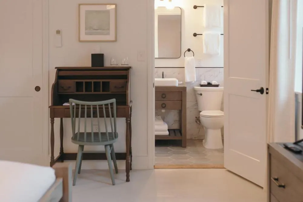 Bathroom in Shepherd’s Run