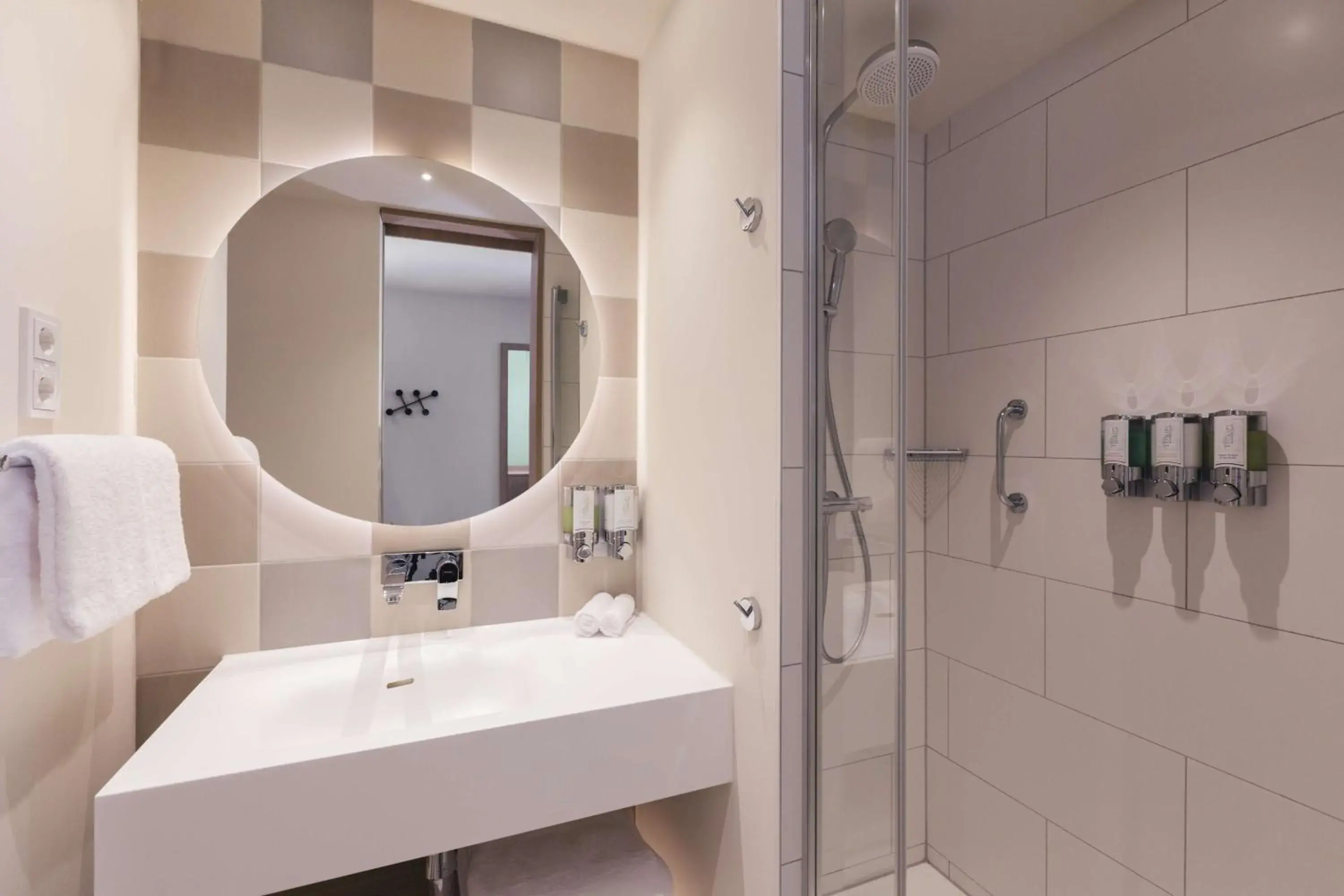 Bathroom in Hampton by Hilton Konstanz Bathroom in Hampton by Hilton Konstanz