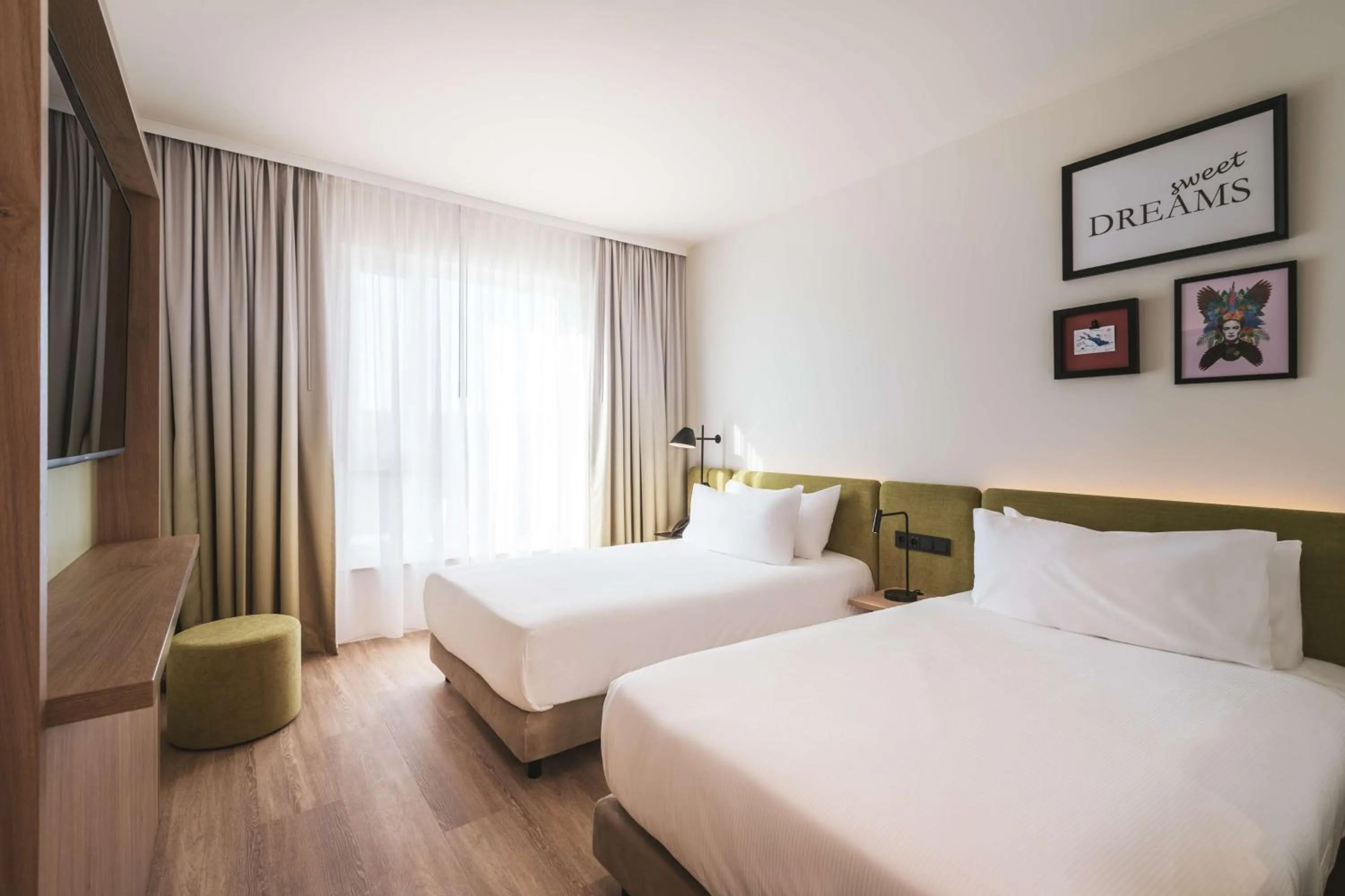 Bedroom, Bed in Hampton by Hilton Konstanz