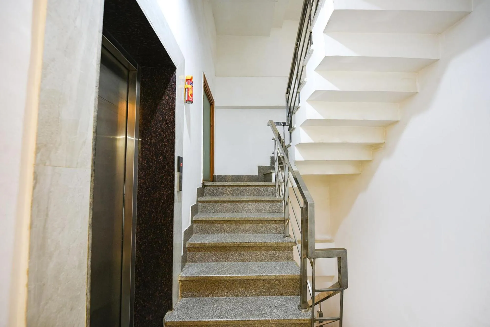 Lobby or reception in FabHotel Indian I