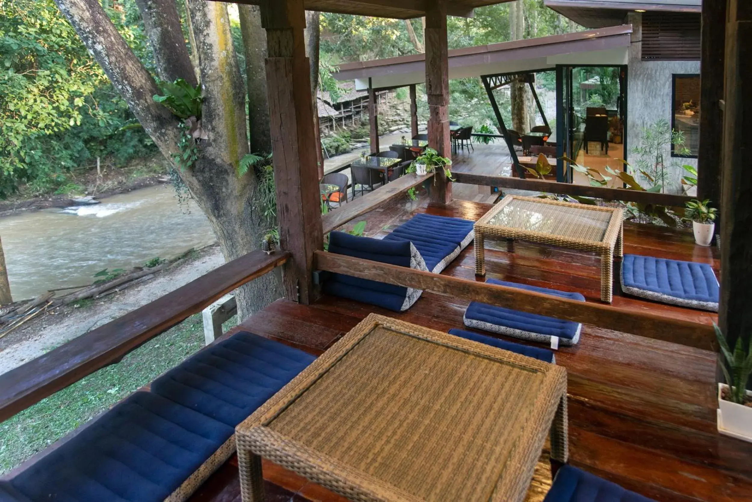 Restaurant/places to eat in Tawan Riverside Restaurant/places to eat in Tawan Riverside