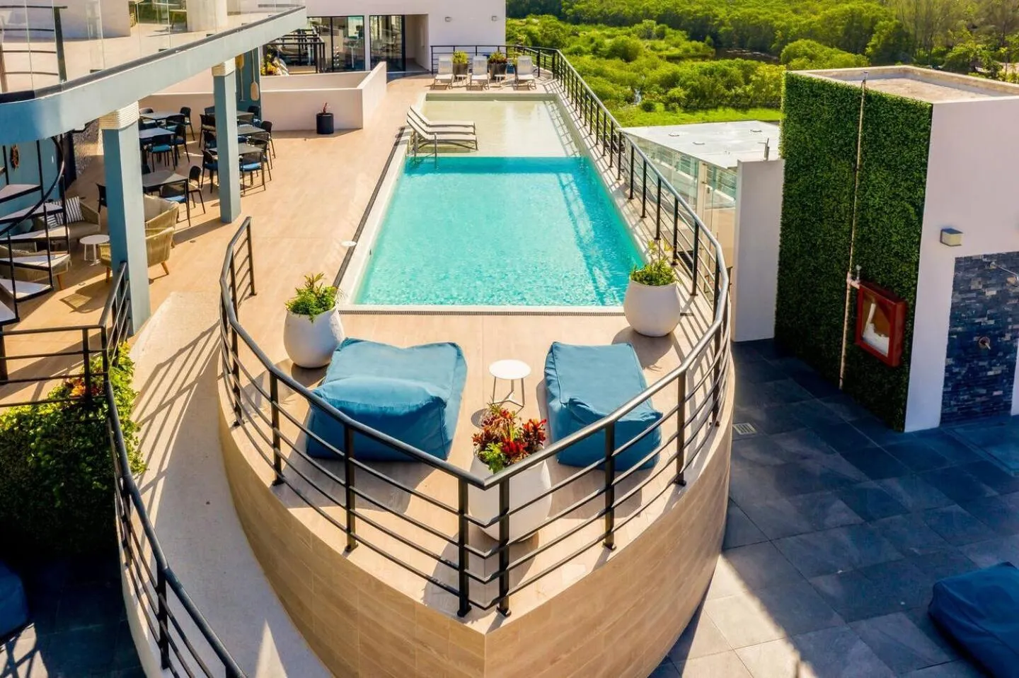 The Boat Condo by Andiani Travel