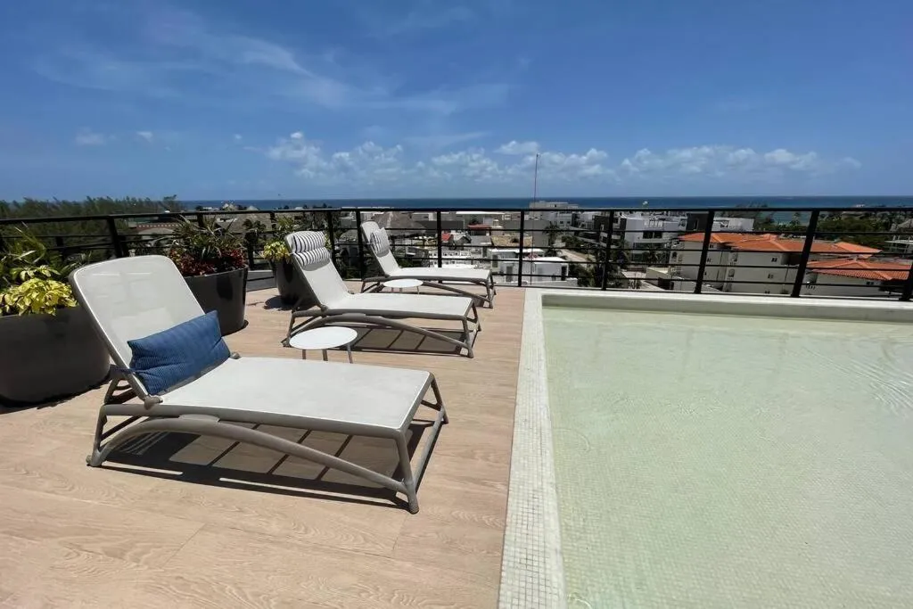 The Boat Condo by Andiani Travel