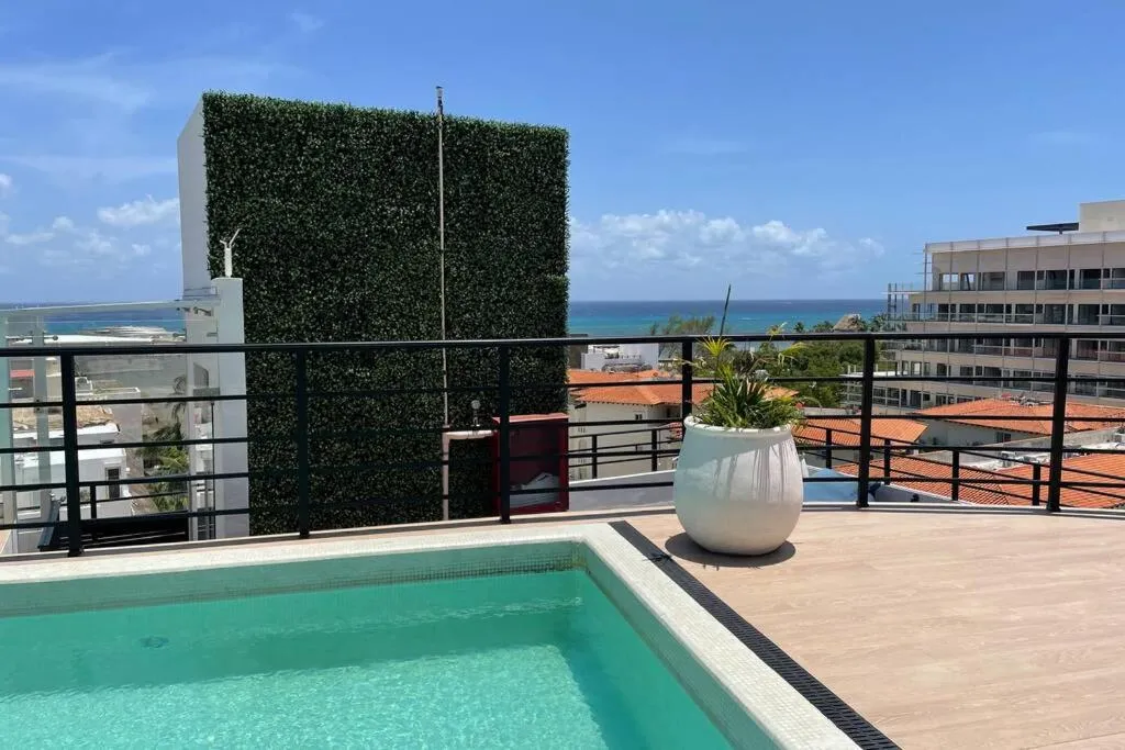 The Boat Condo by Andiani Travel