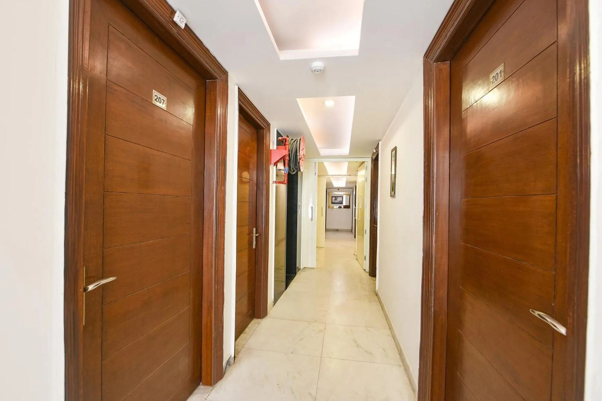 Lobby or reception in FabHotel Baba Residency Near New Delhi Railway Station