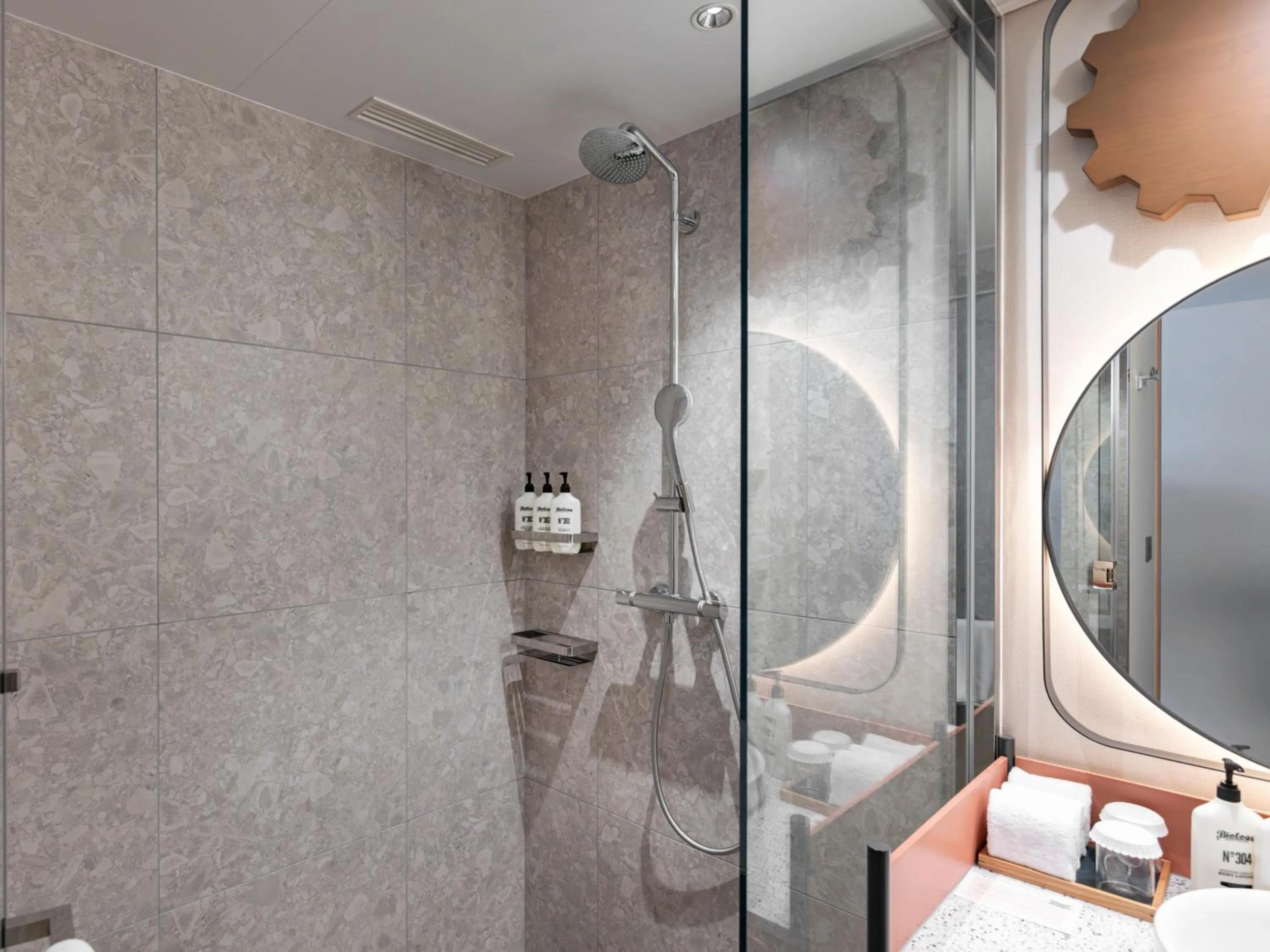 Shower in Hotel Indigo Inuyama Urakuen Garden by IHG