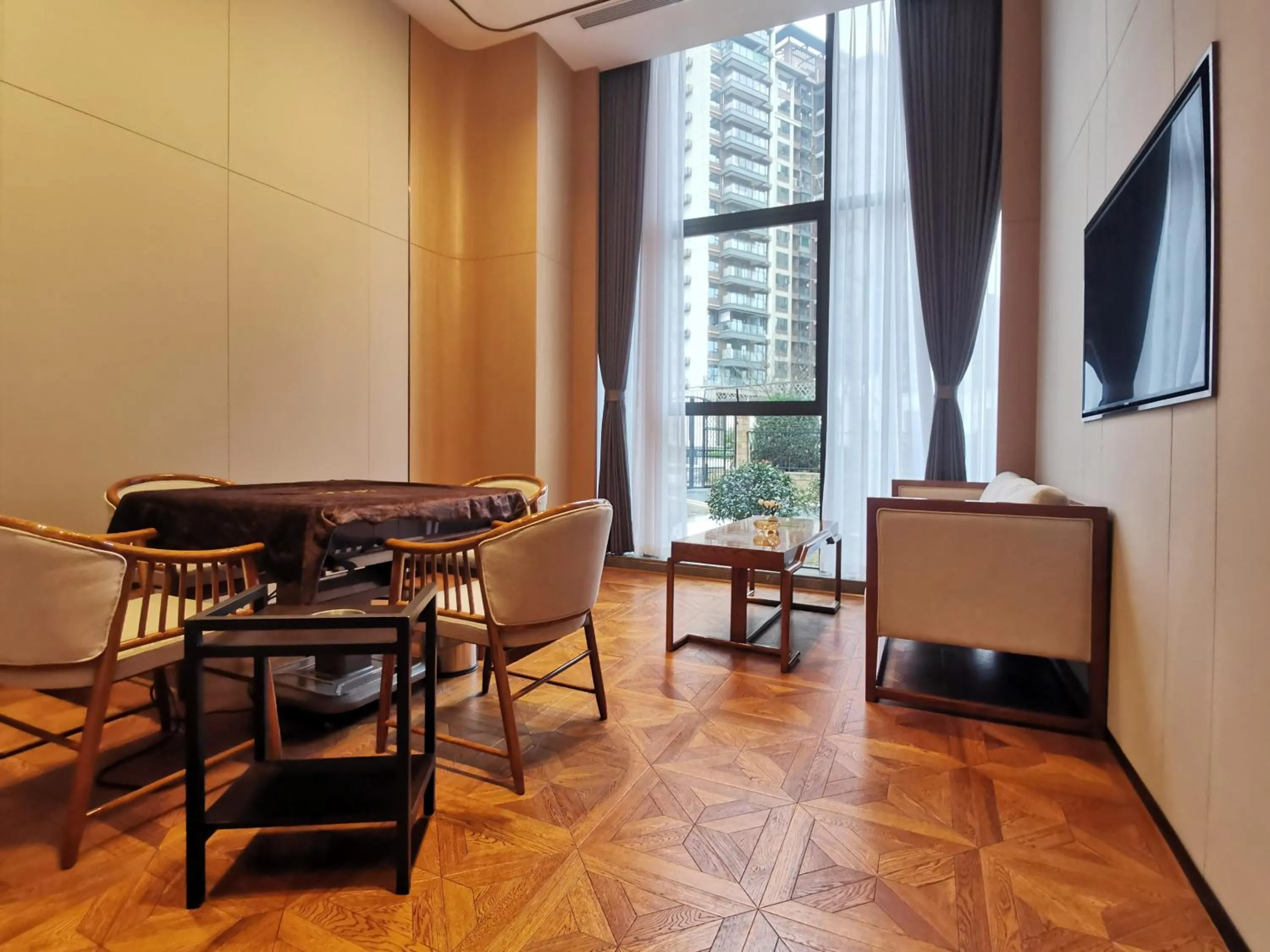 Evening entertainment in Holiday Inn Luzhou Longjian by IHG