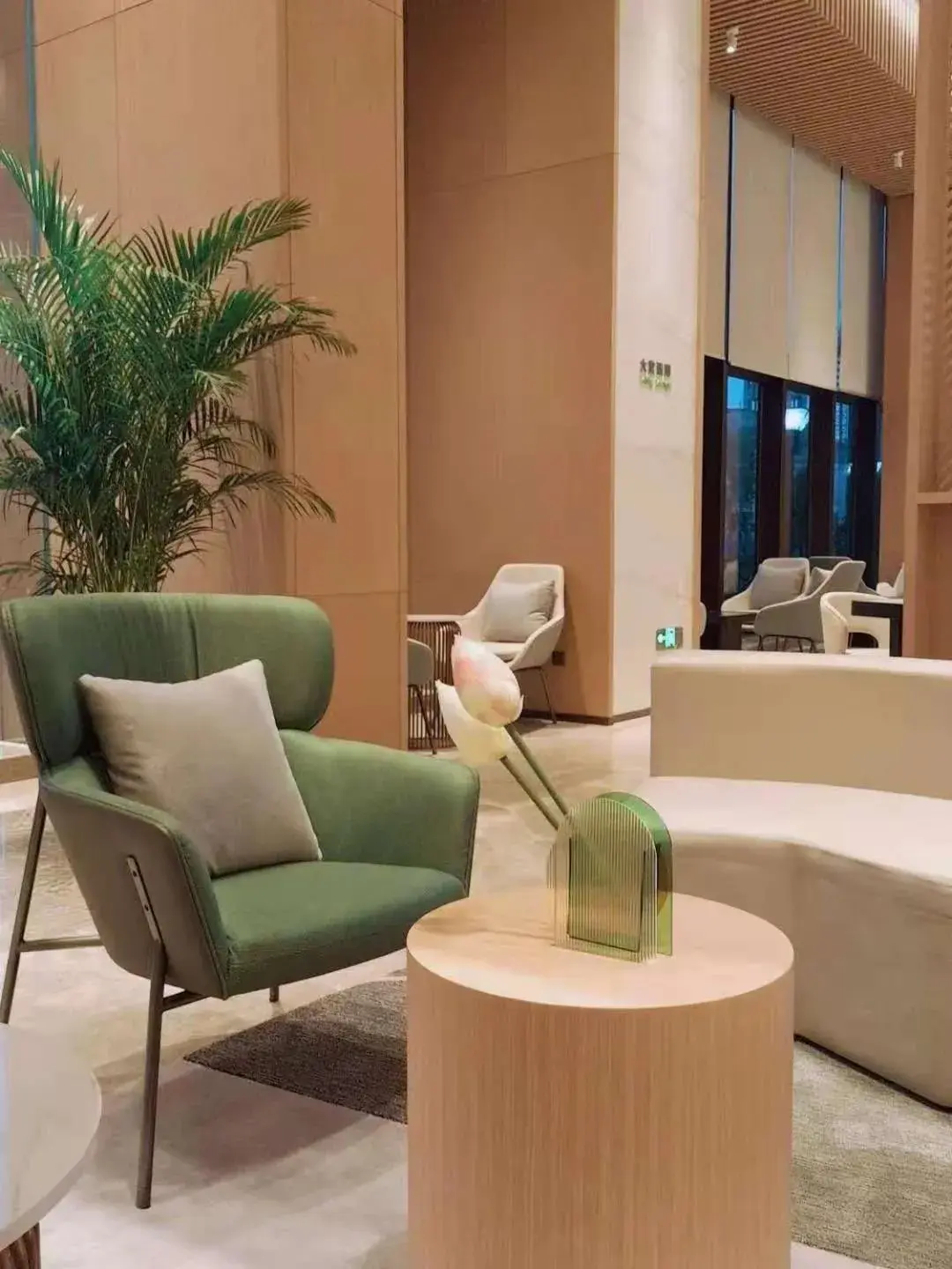 Lobby or reception in Holiday Inn Luzhou Longjian by IHG Lobby or reception in Holiday Inn Luzhou Longjian by IHG
