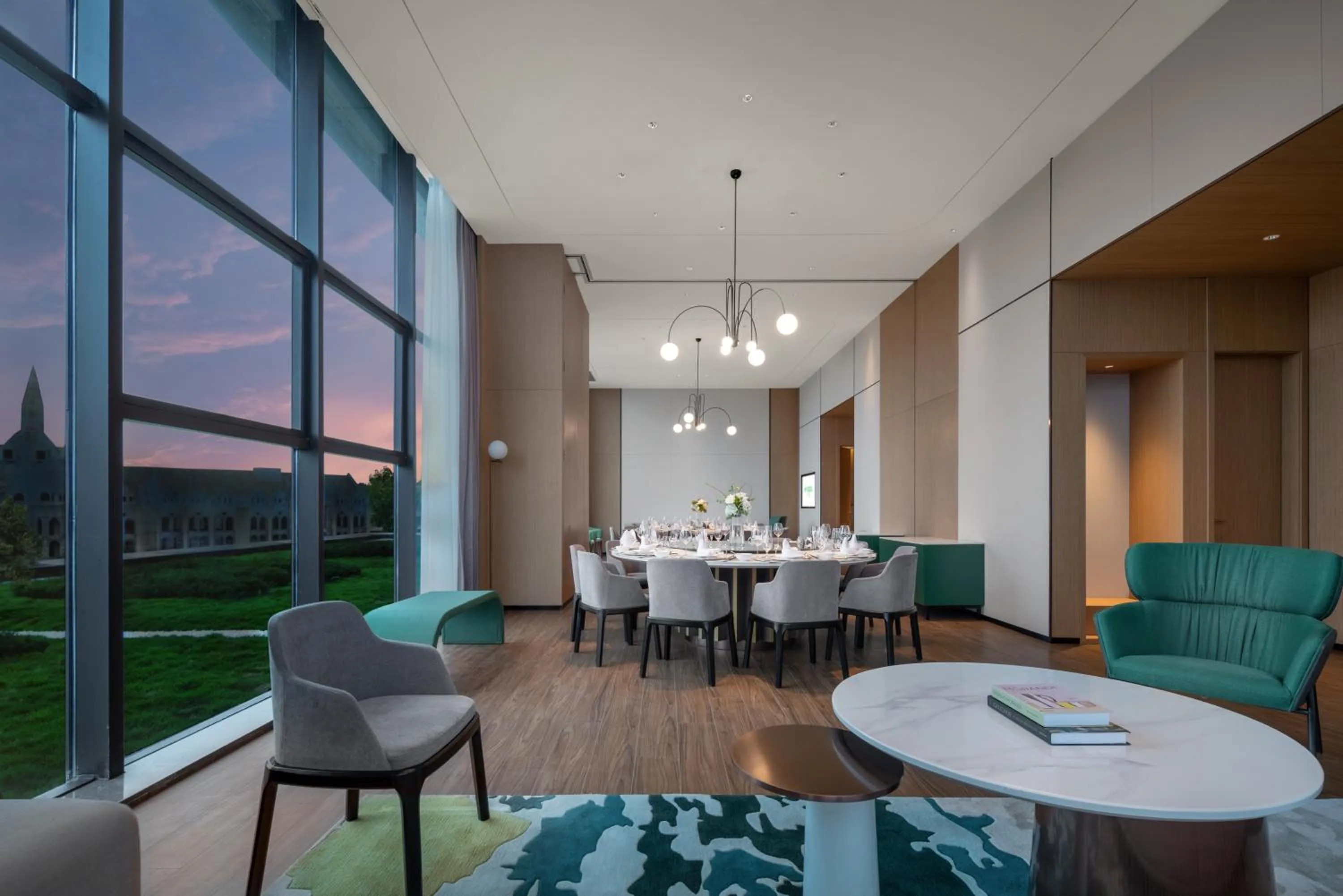 Restaurant/places to eat in Holiday Inn Luzhou Longjian by IHG