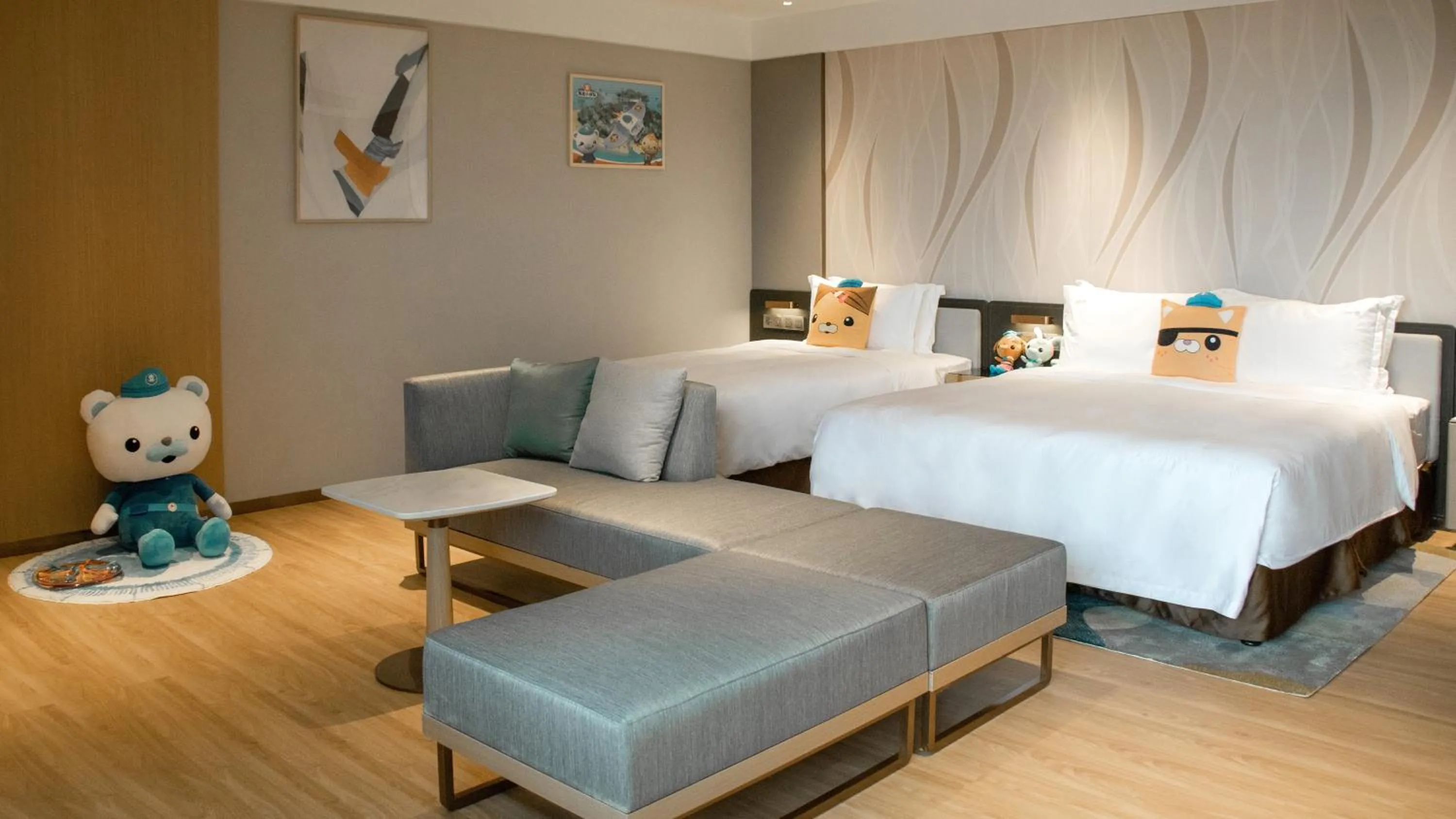 Photo of the whole room, Bed in Holiday Inn Luzhou Longjian by IHG