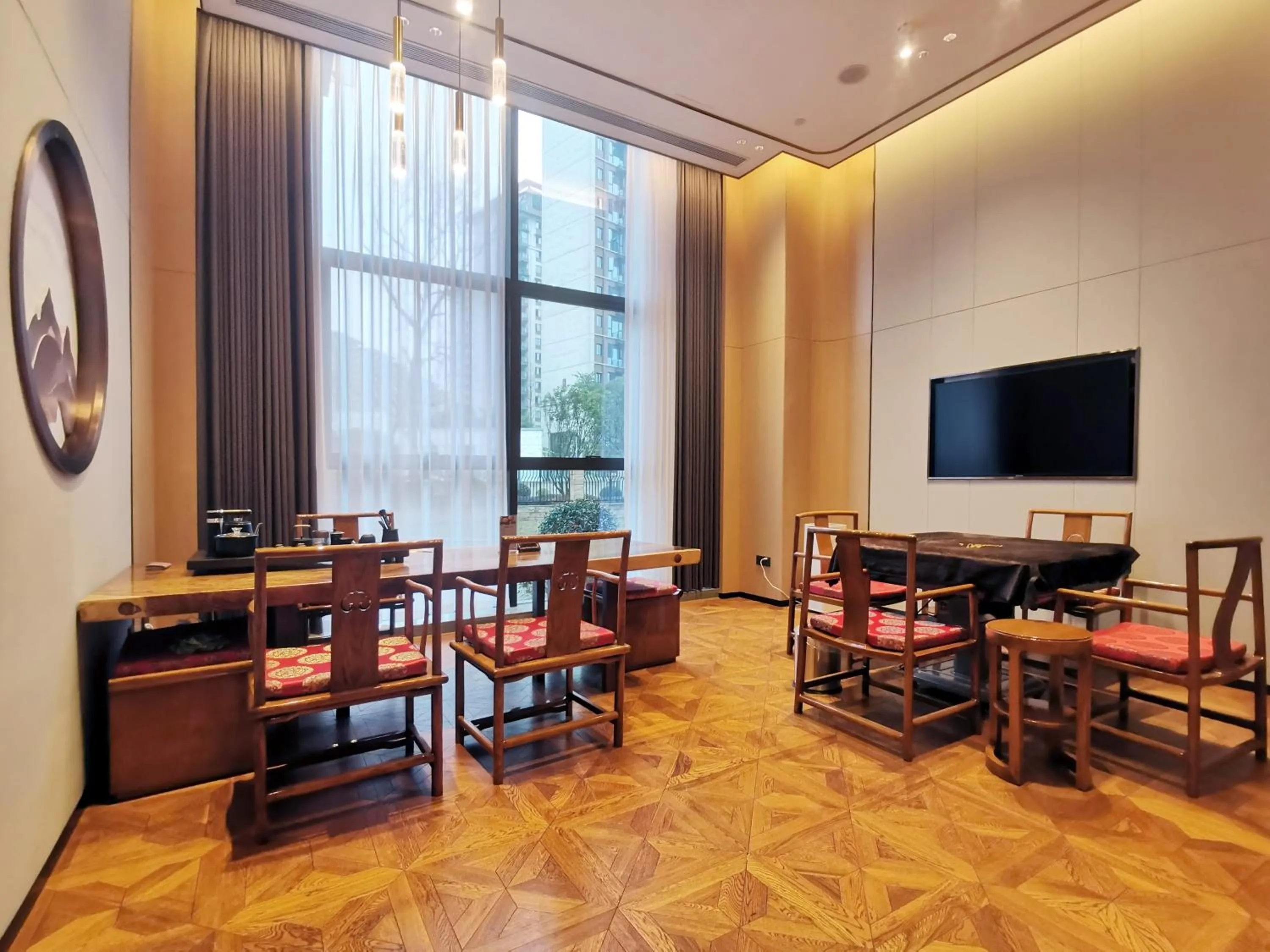 Evening entertainment in Holiday Inn Luzhou Longjian by IHG