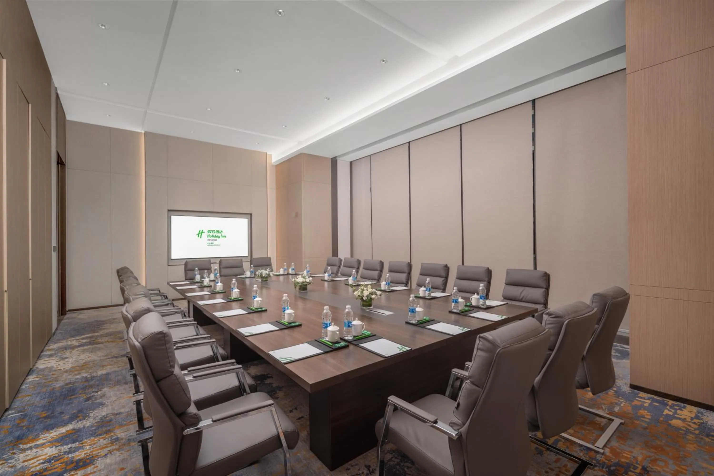 Meeting/conference room in Holiday Inn Luzhou Longjian by IHG