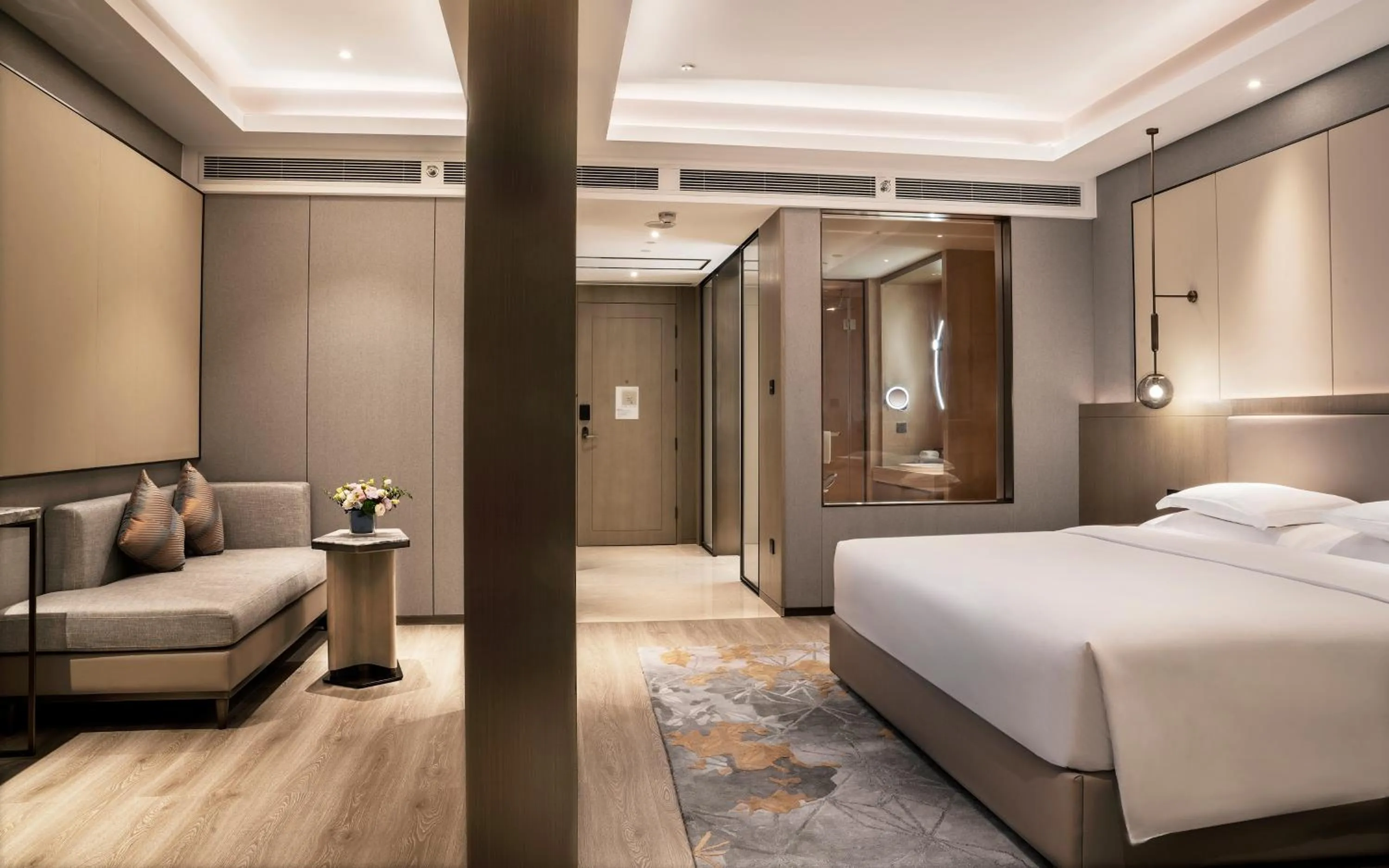 Living room, Bed in Crowne Plaza Changsha Development Zone by IHG