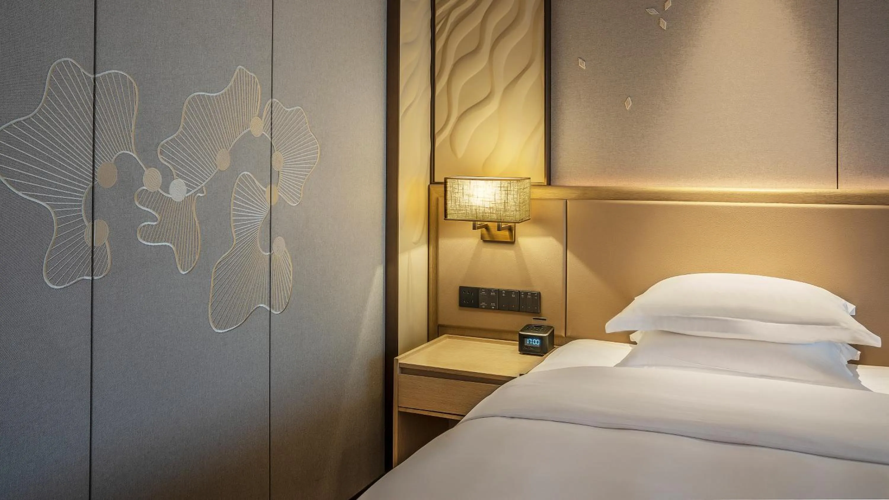 Bedroom, Bed in Crowne Plaza Changsha Development Zone by IHG
