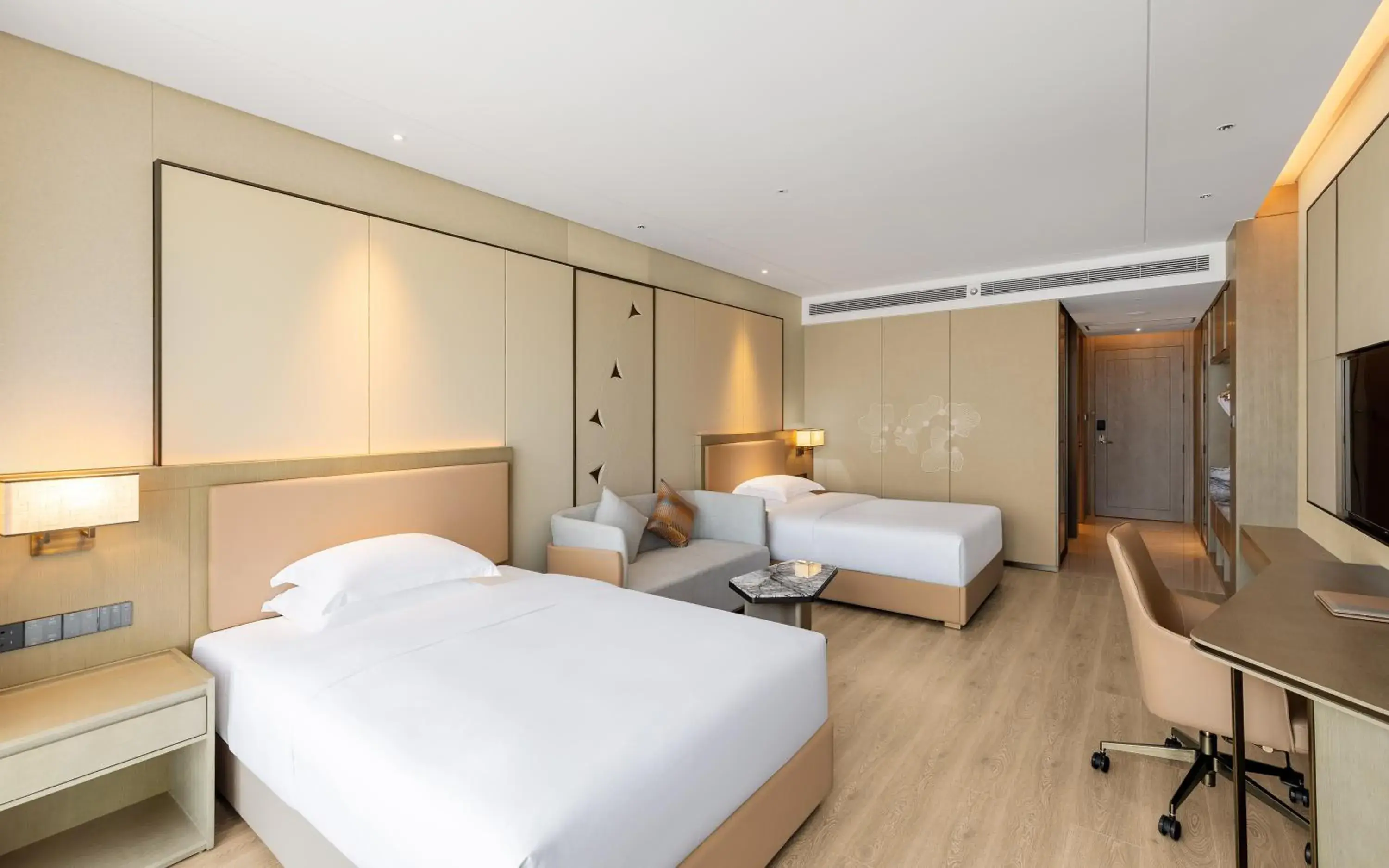 Photo of the whole room, Bed in Crowne Plaza Changsha Development Zone by IHG Photo of the whole room, Bed in Crowne Plaza Changsha Development Zone by IHG
