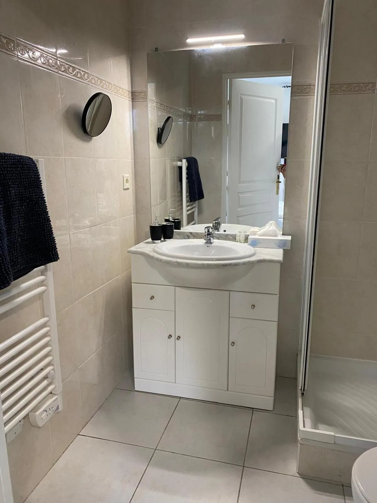 Shower in Kimi Résidence