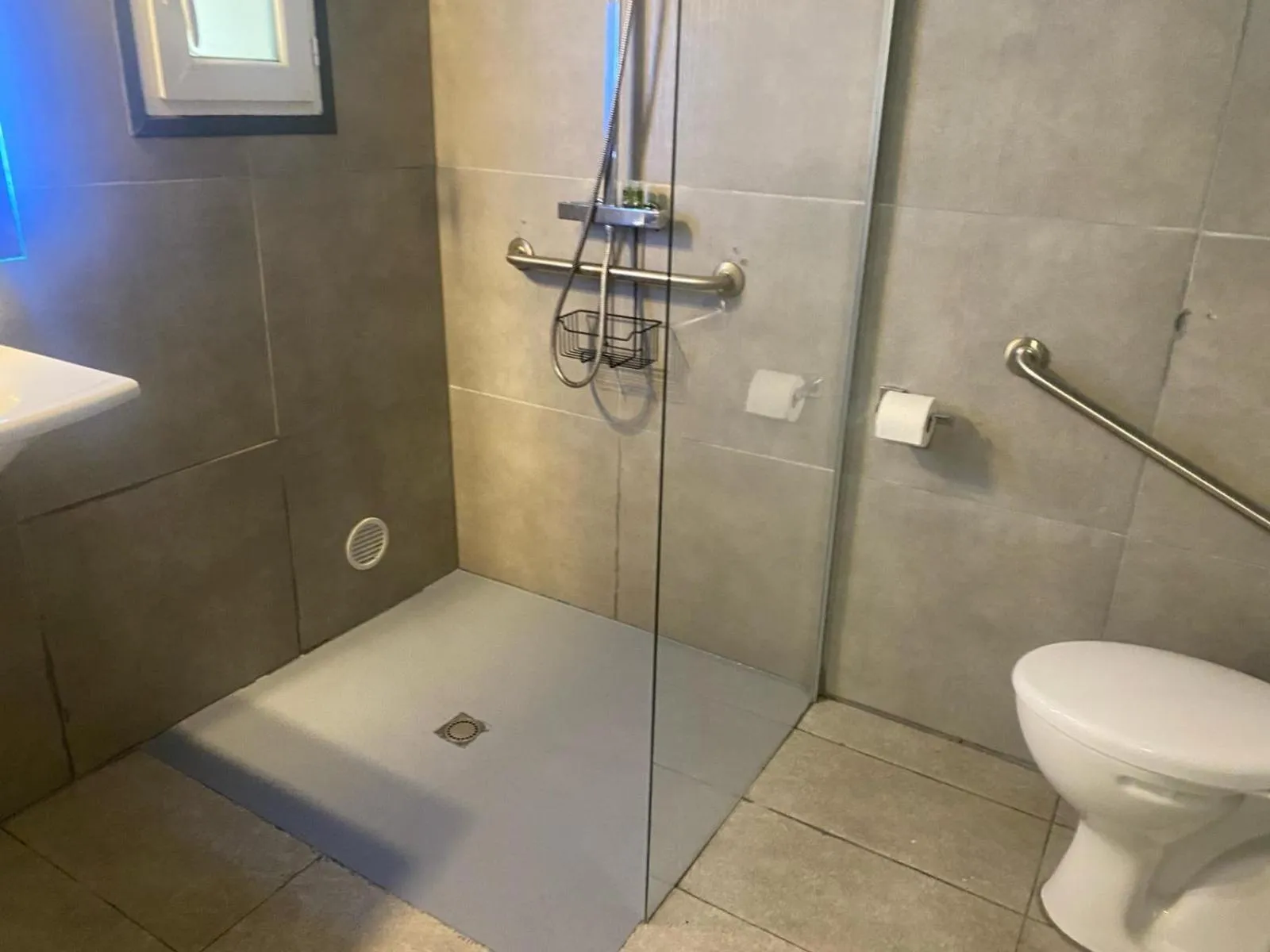 Shower in Kimi Résidence