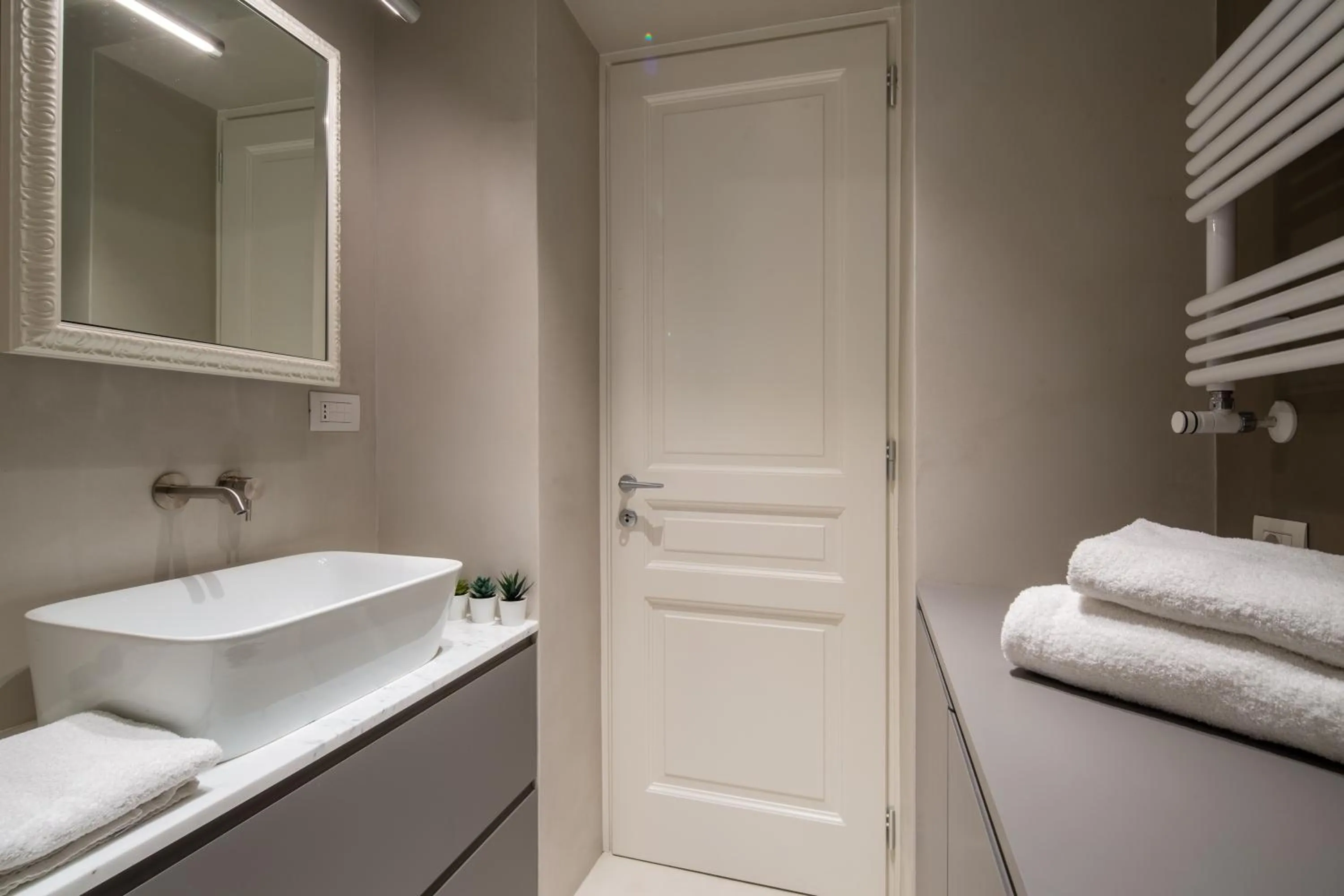 Bathroom in Florence Luxury Apartment al Duomo by Mmega