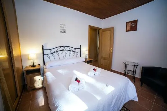 Bedroom, Bed in Eras del Poeta