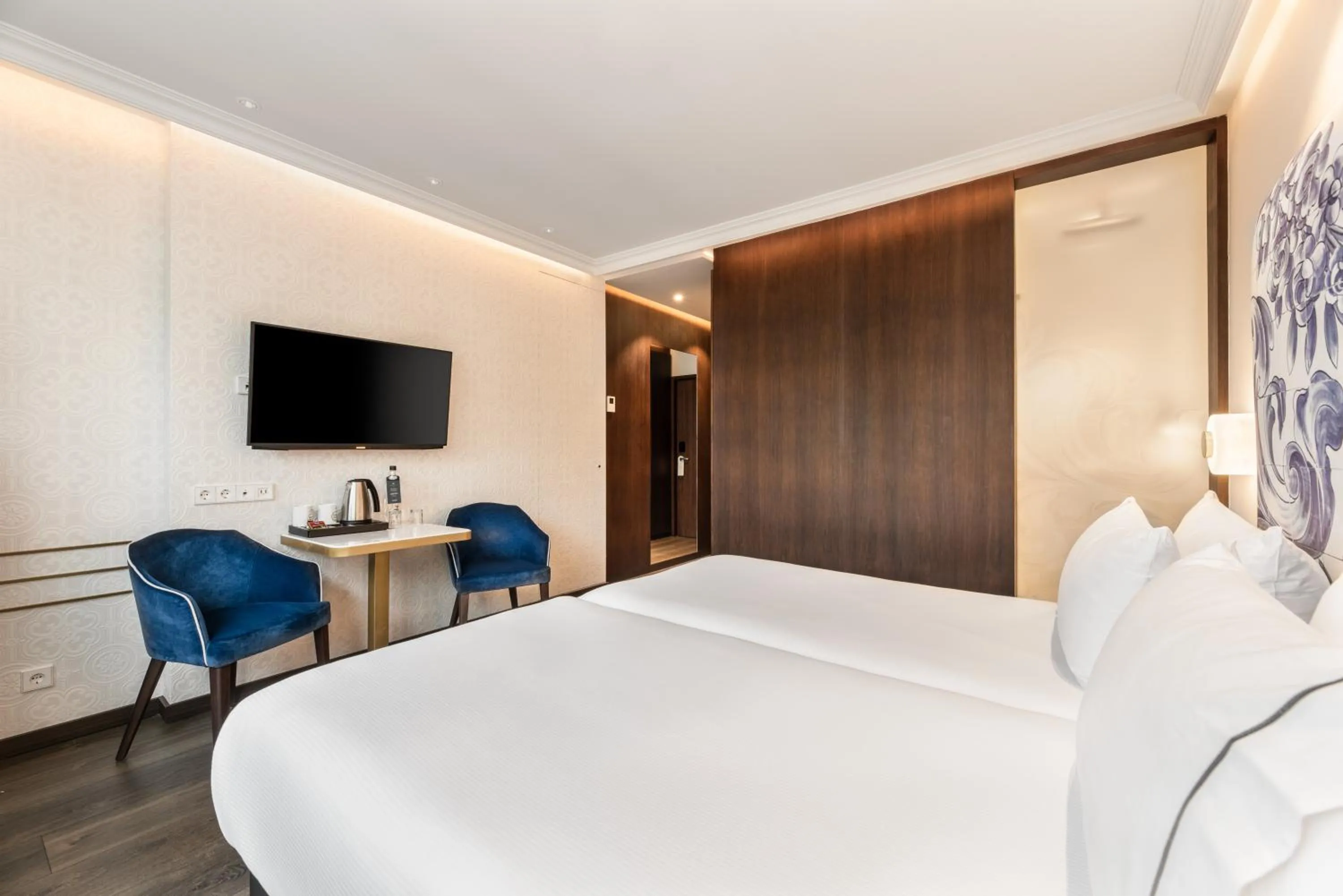 Bedroom, Bed in Eurostars Universal Lisboa