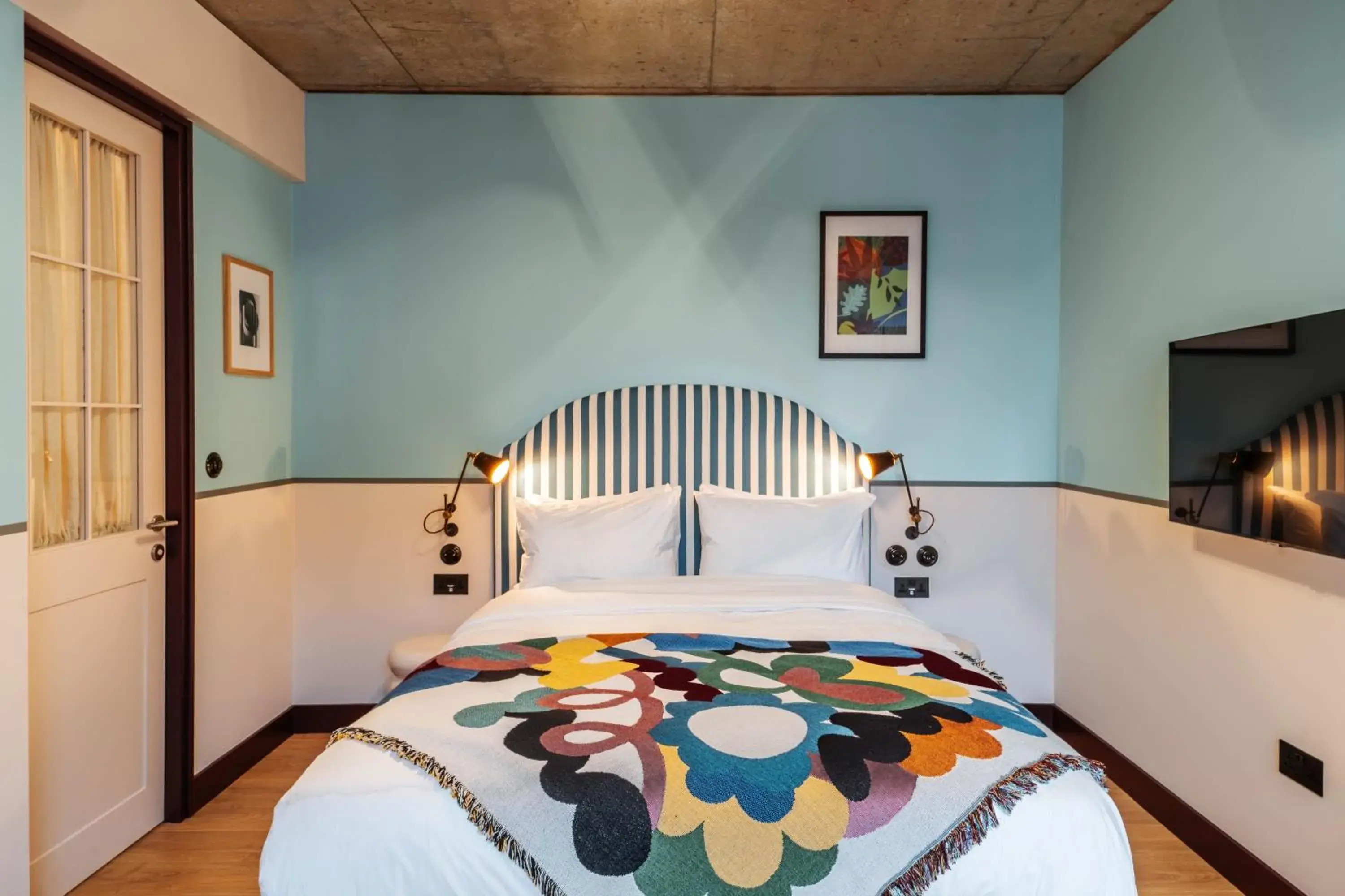 Bed in room2 London Chiswick Hometel Bed in room2 London Chiswick Hometel