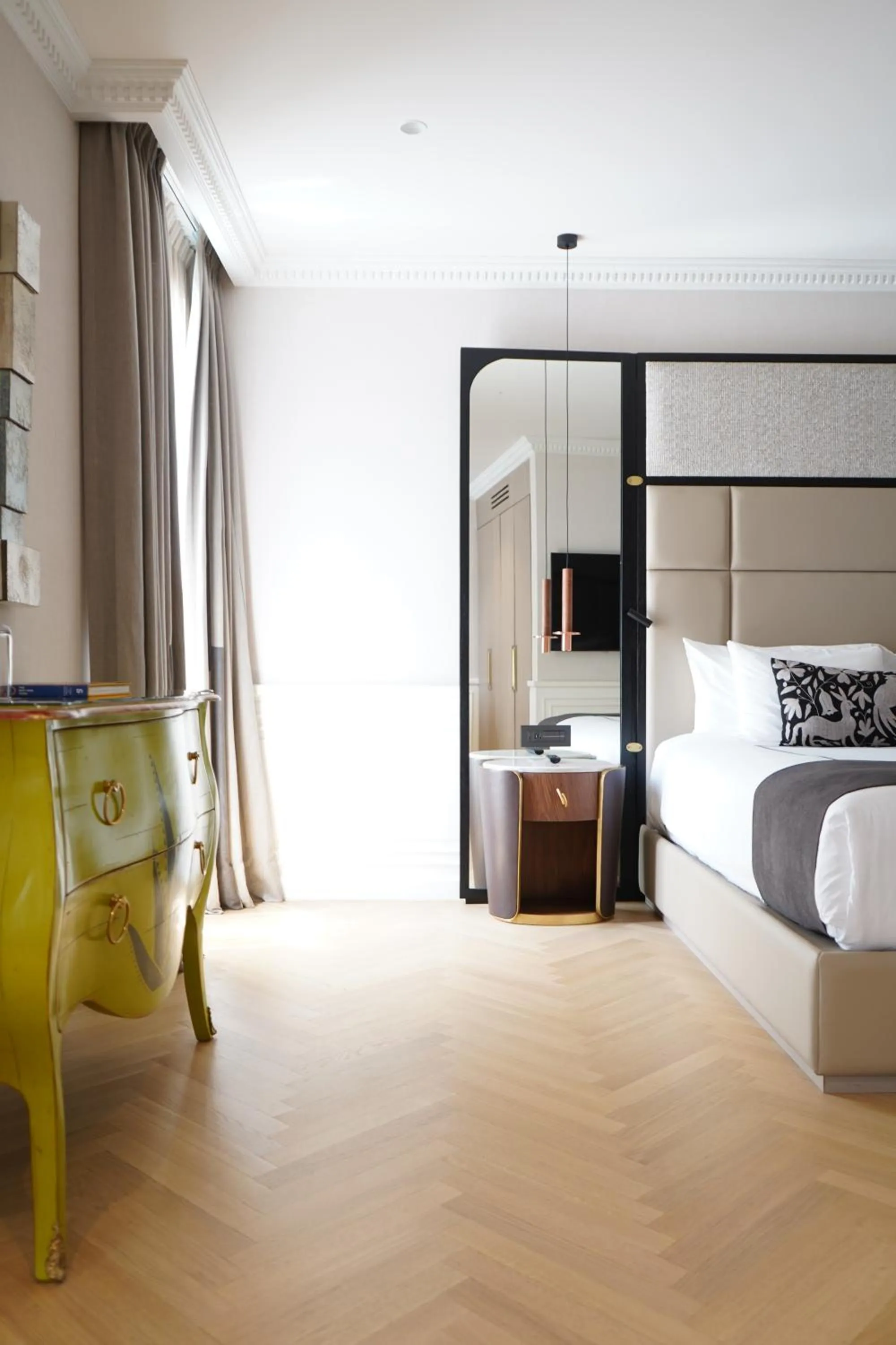 Photo of the whole room, Bed in The Alest Hotel