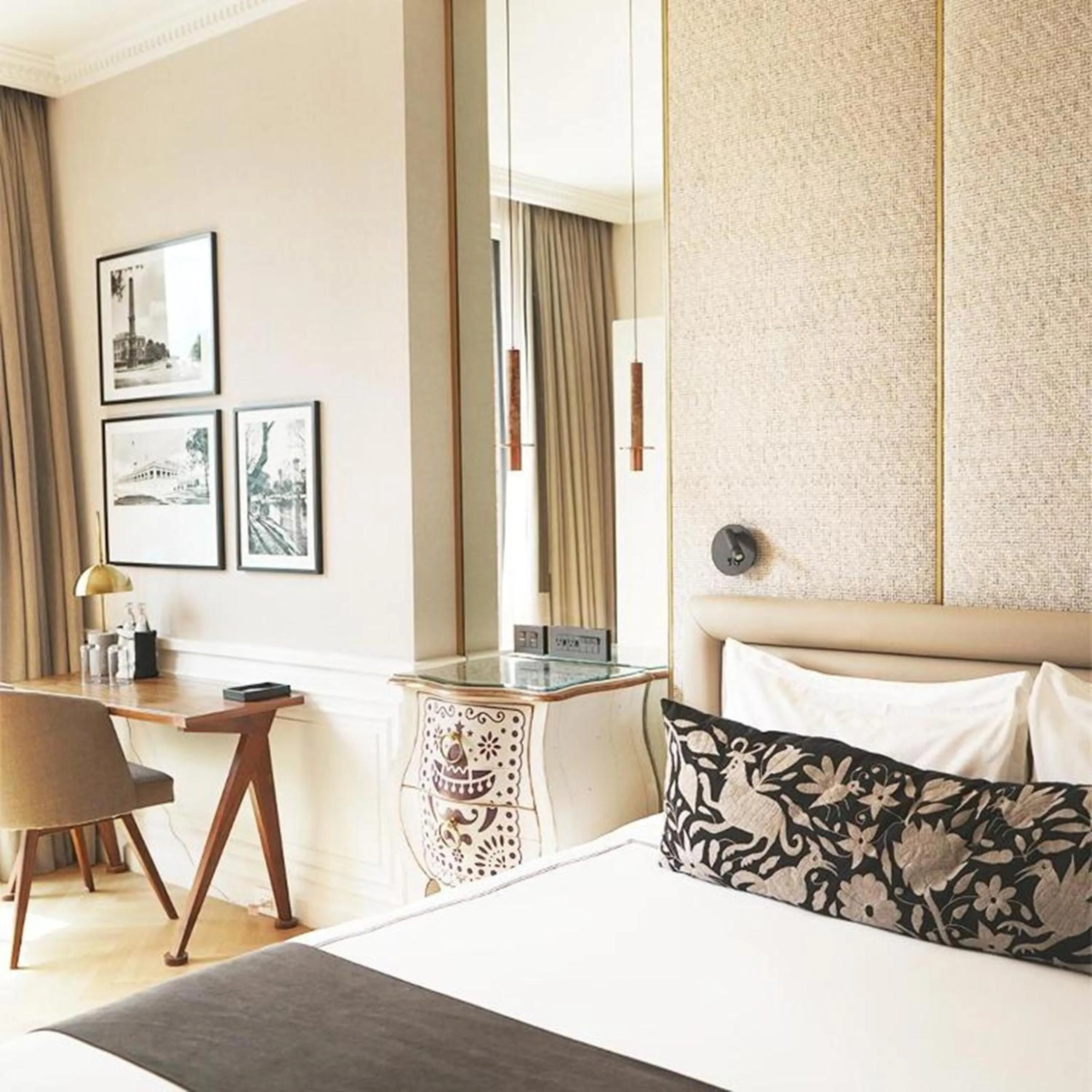 Other, Bed in The Alest Hotel