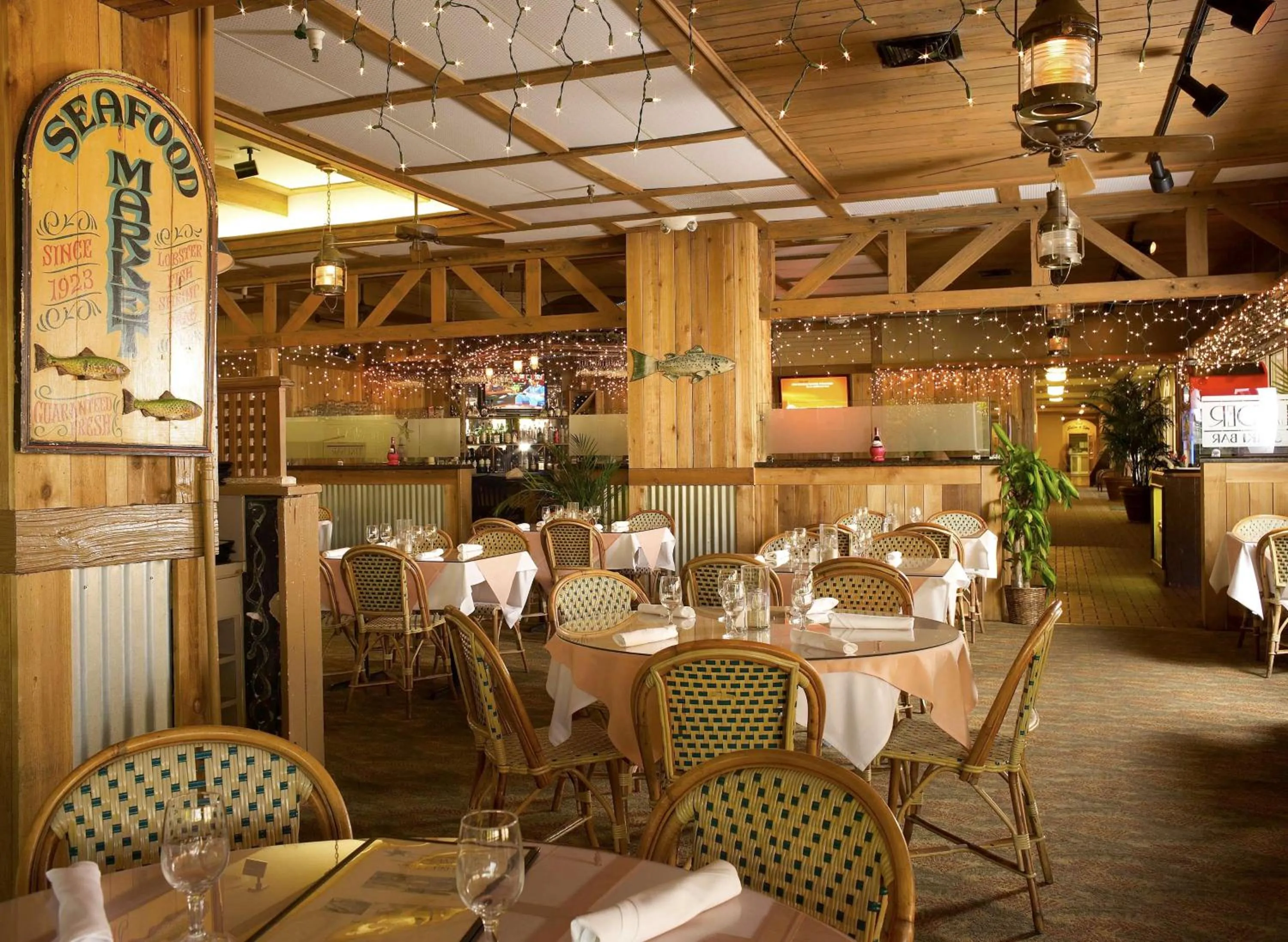 Restaurant/places to eat in Palm Beach Shores Resort and Vacation Villas