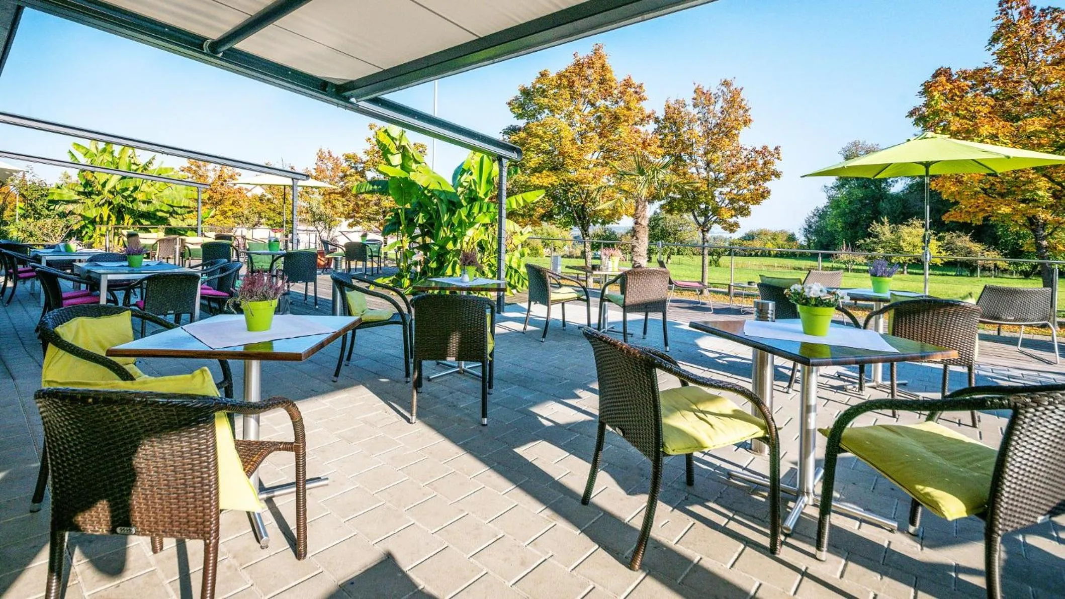 Restaurant/places to eat in Hotel Volapük