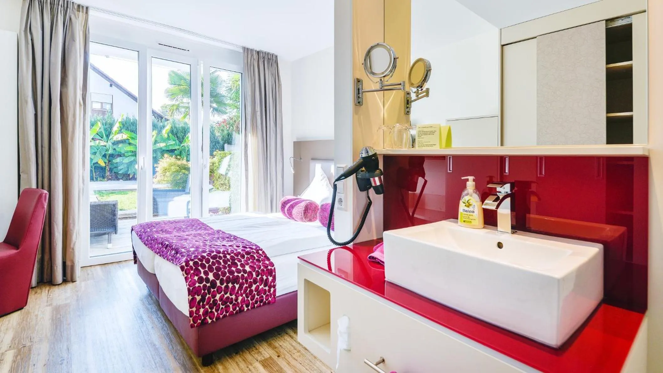 Photo of the whole room, Bed in Hotel Volapük