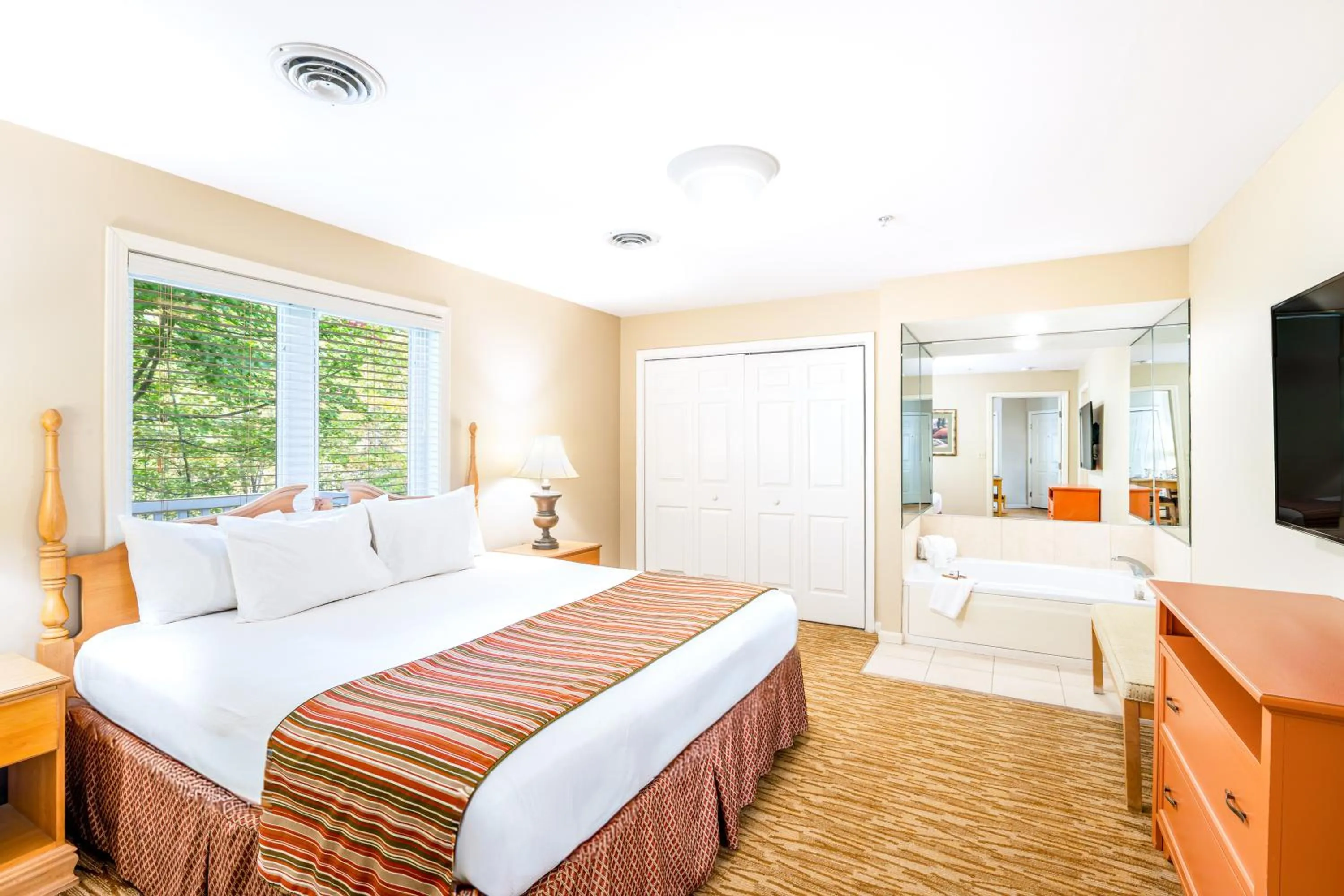 Bedroom, Bed in Vacation Village in the Berkshires