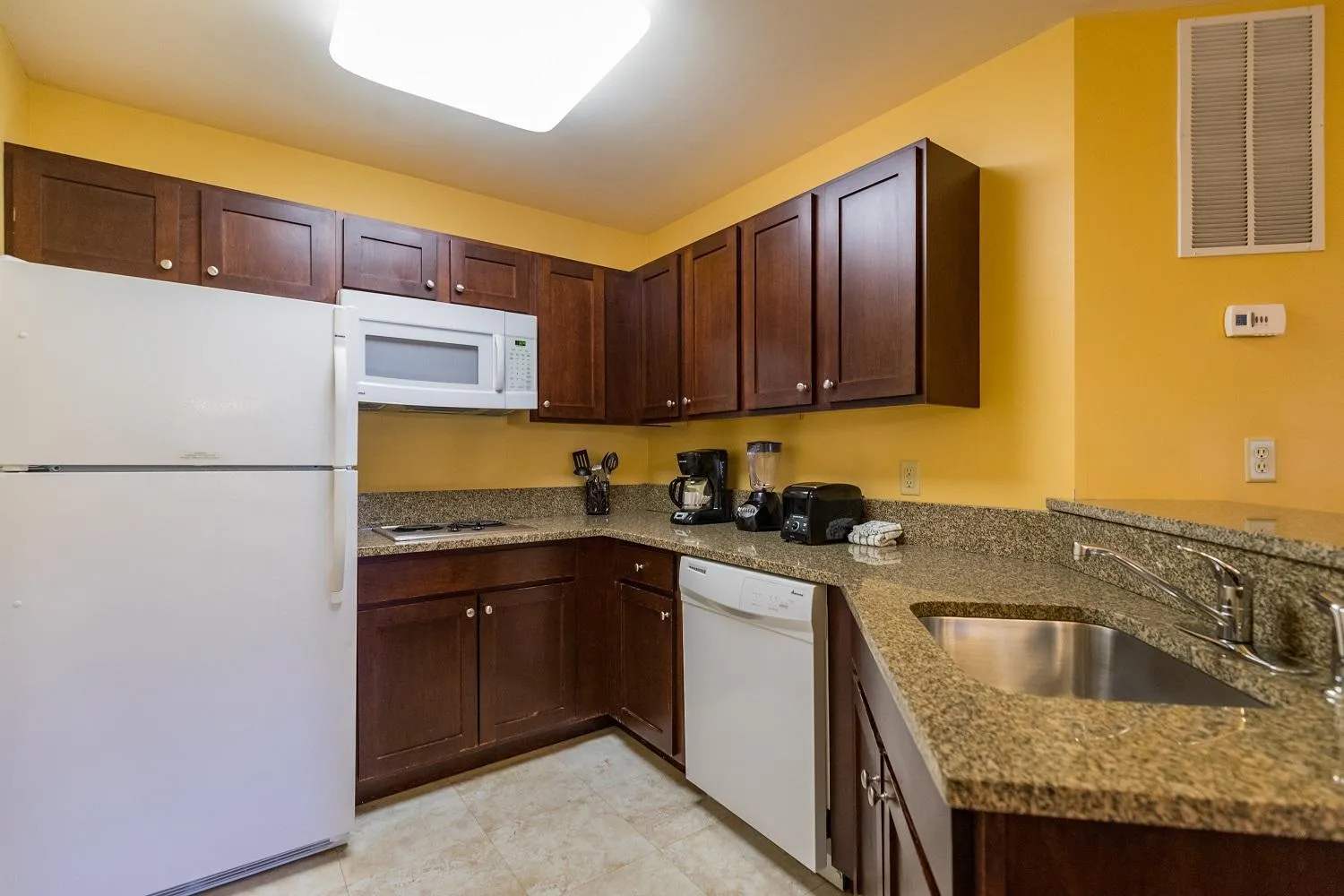 Kitchen or kitchenette in Vacation Village in the Berkshires
