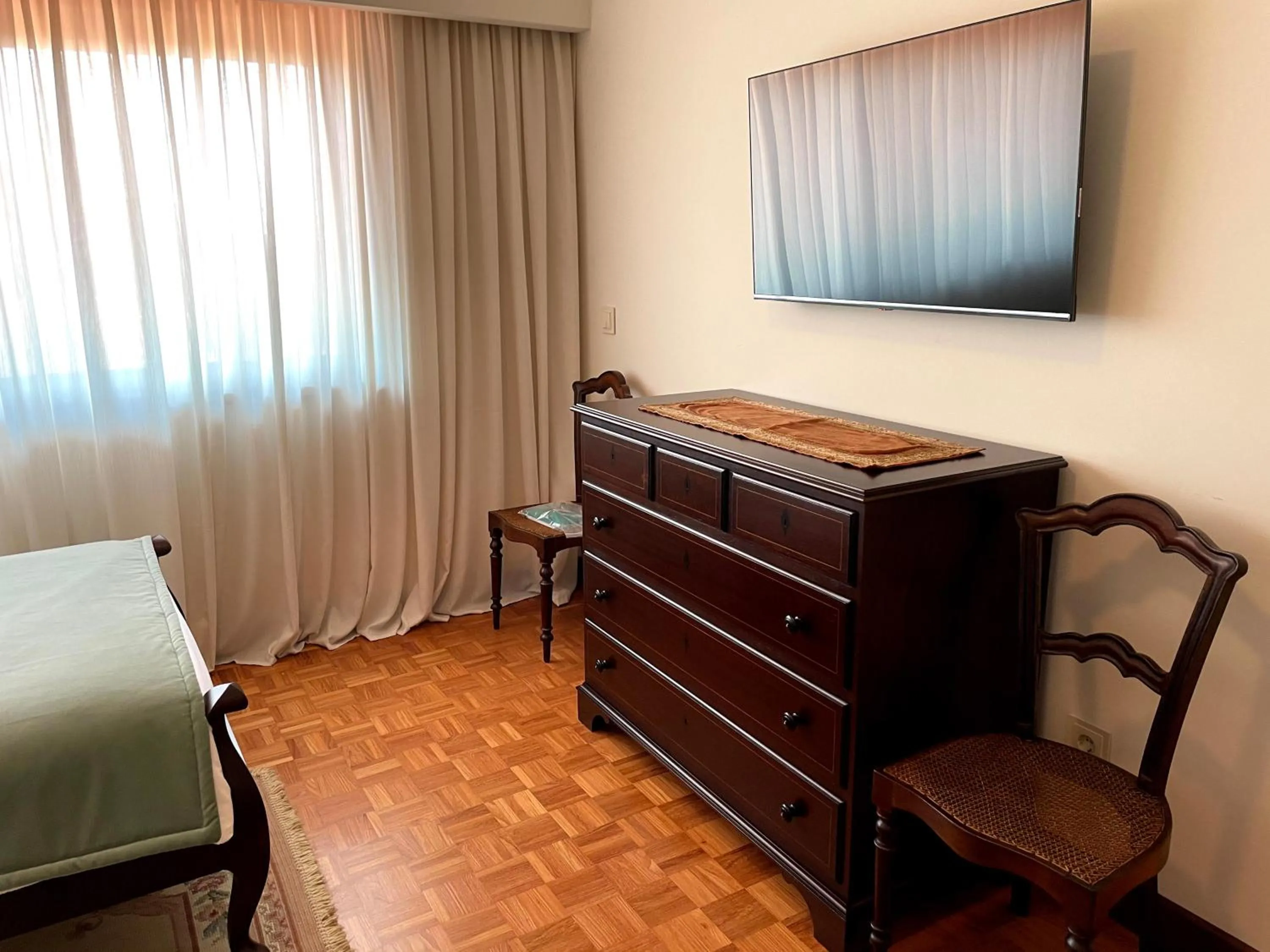 TV and multimedia, Bed in Santiago Family House