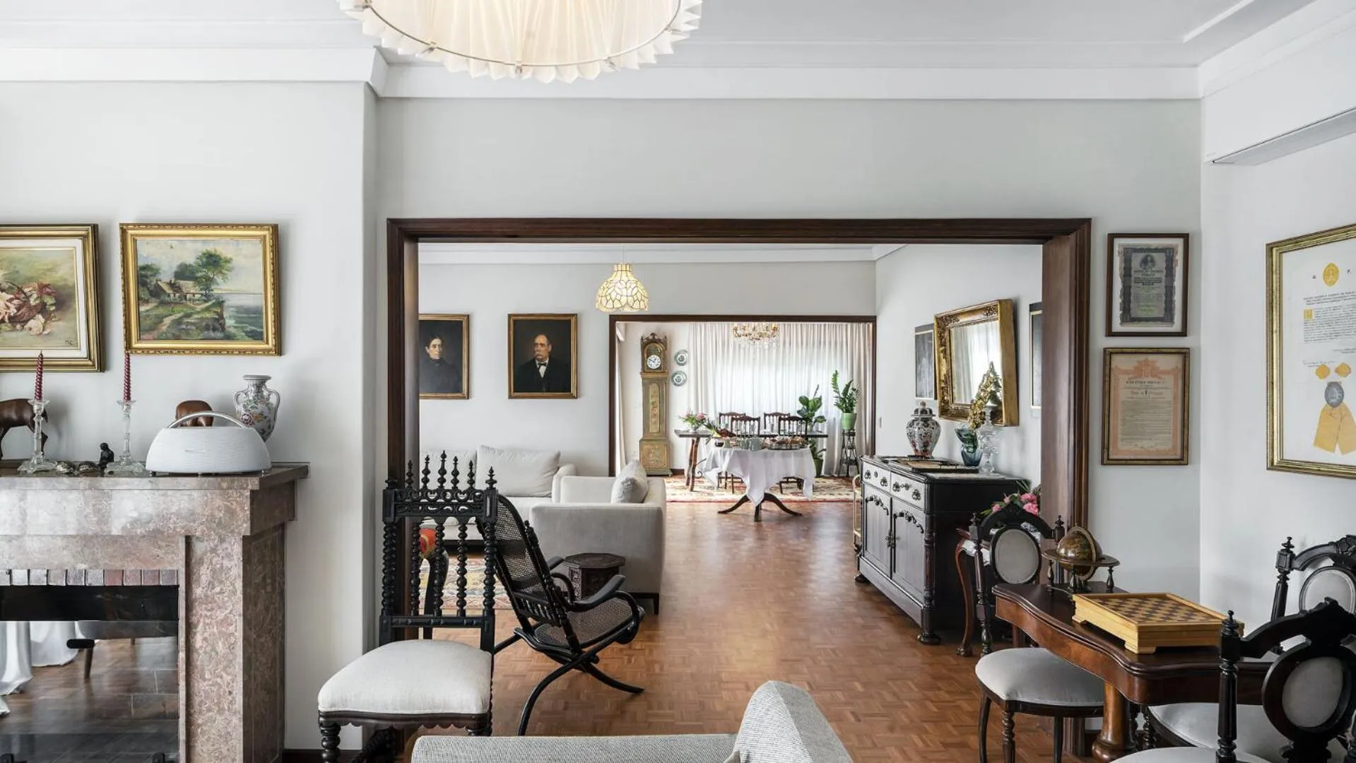 Property building in Santiago Family House